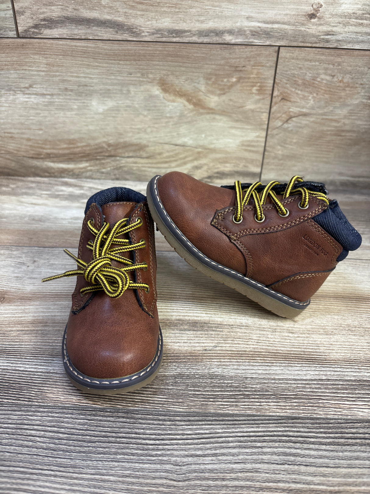 London Fog Lace-Up Boots Brown sz 8c