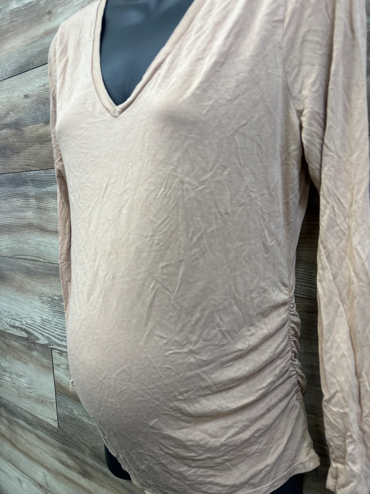 Motherhood Maternity Long Sleeve V-Neck Shirt Tan sz Medium
