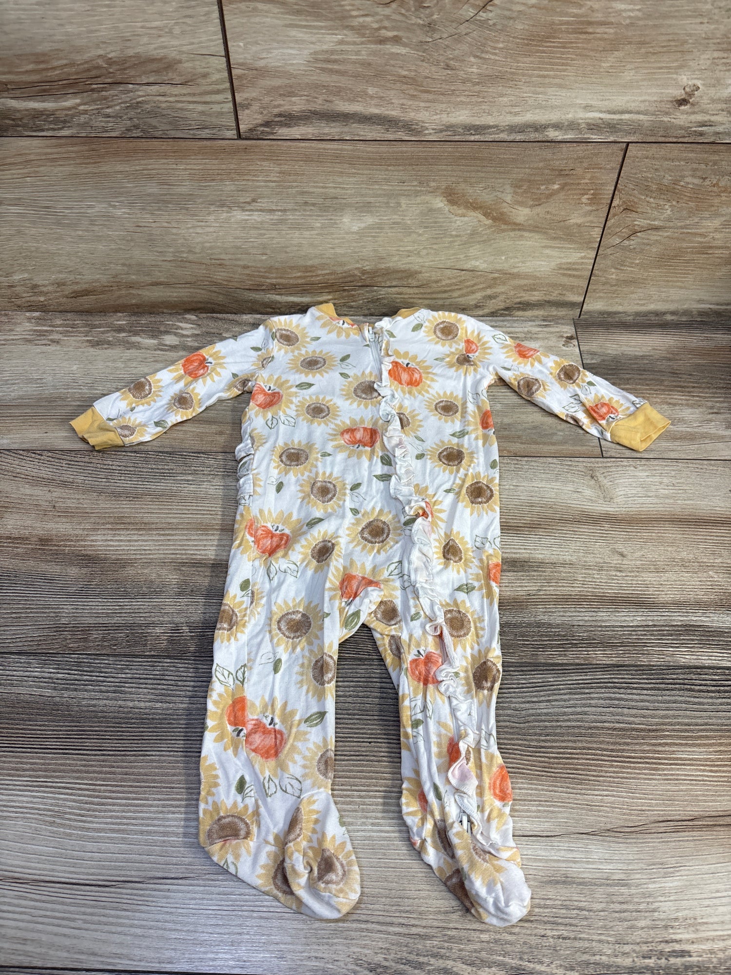 Milkberry Bamboo Pumpkin Ruffle Footie White sz 3-6m