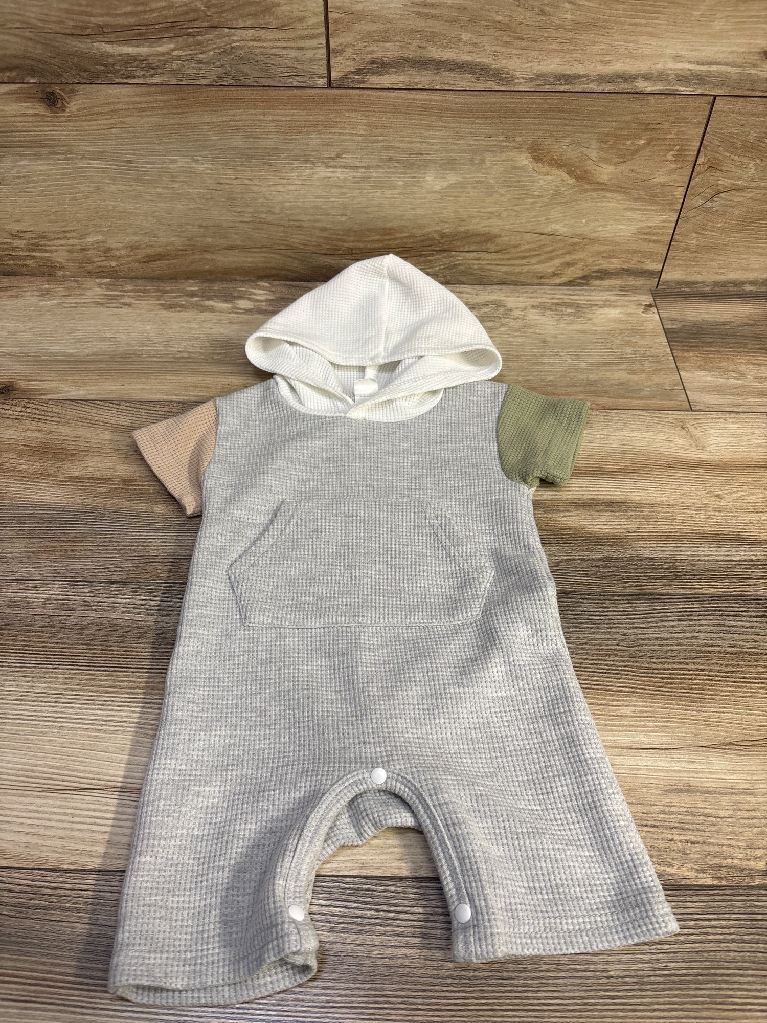 The Ollie Bee Hooded Waffle Romper Grey sz 12-18m