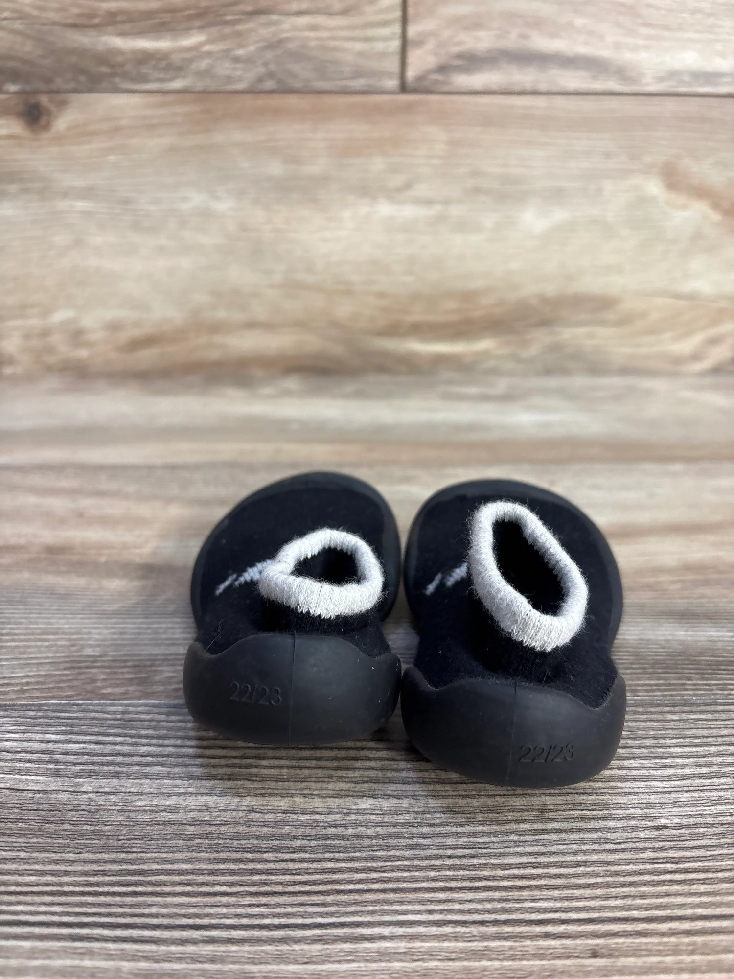 CuddleToes Sock Shoes Black sz 5/6c