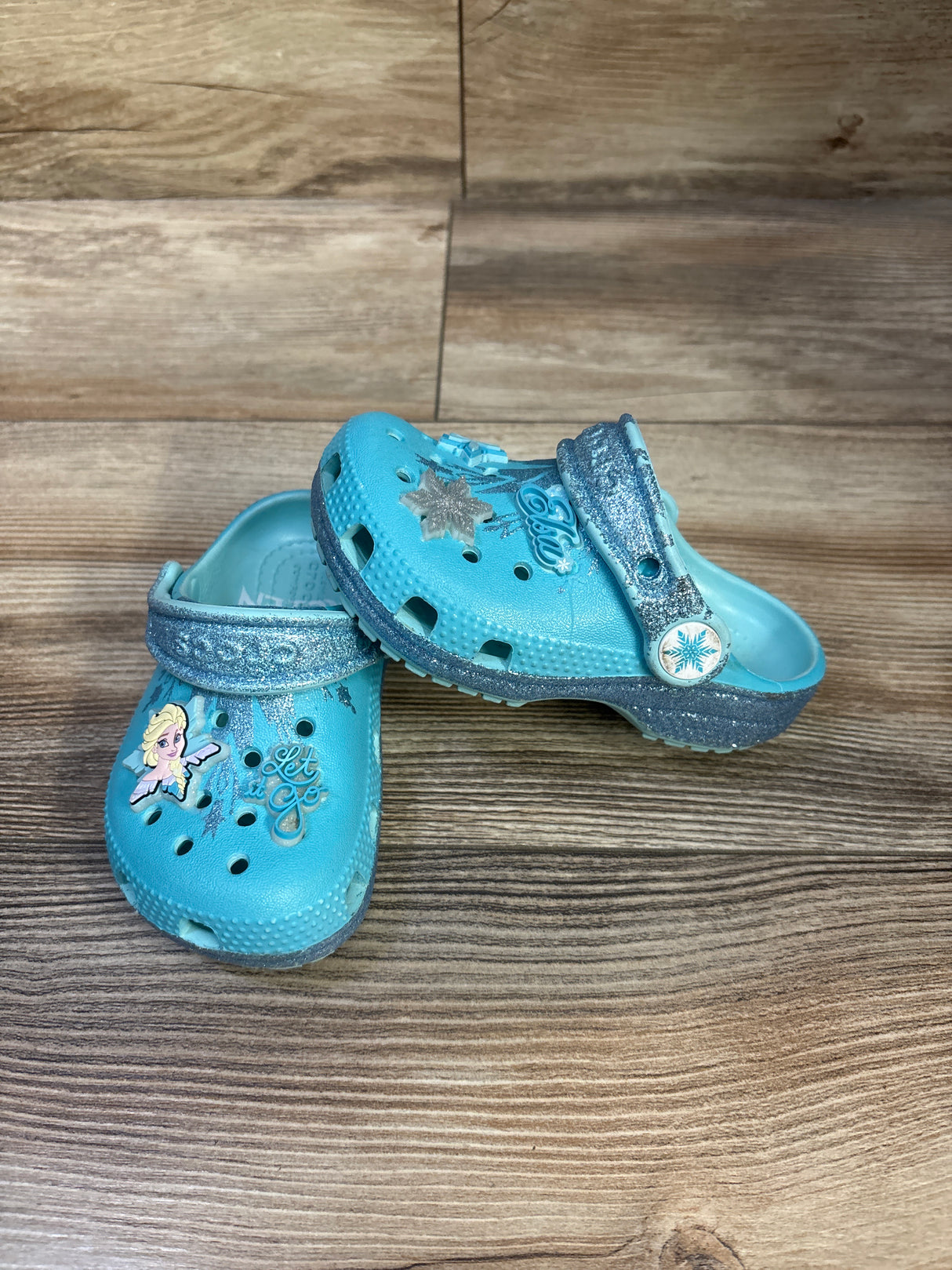 Crocs Frozen Classic Clogs Blue sz 6c