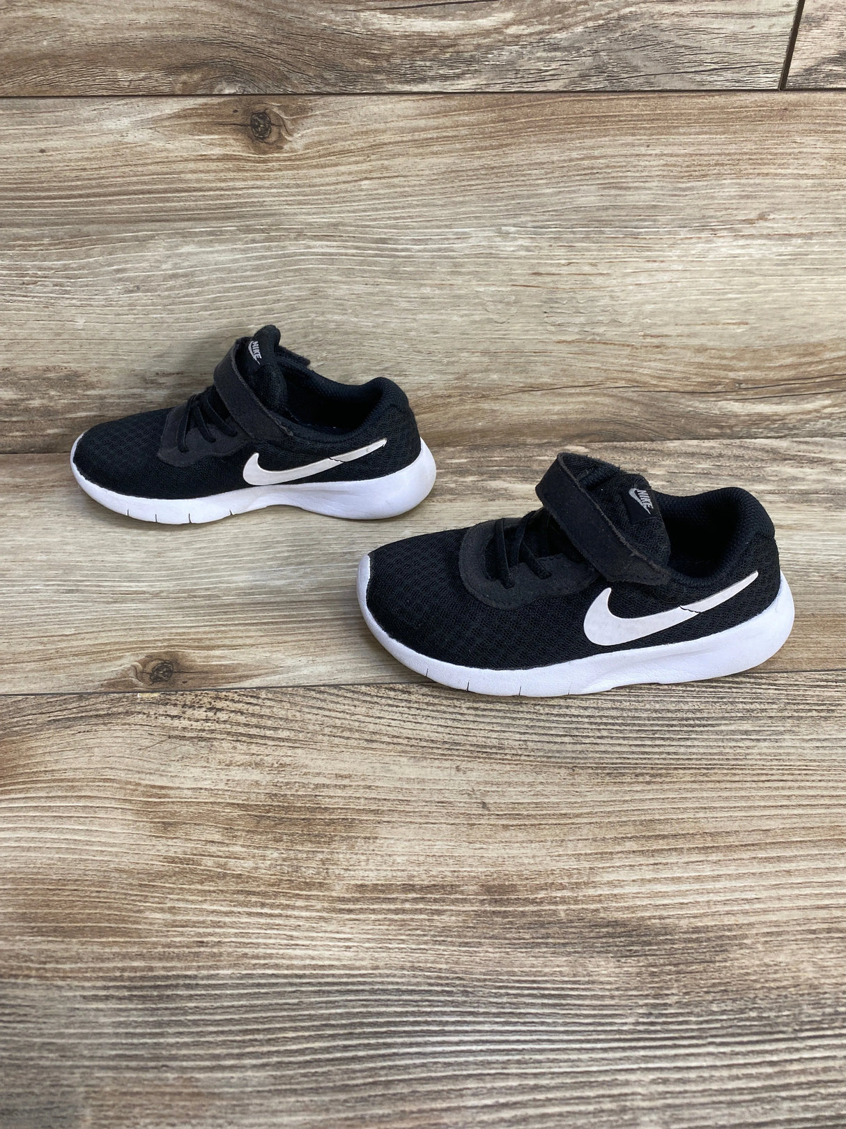 Nike Tanjun Black Sneakers sz 10c