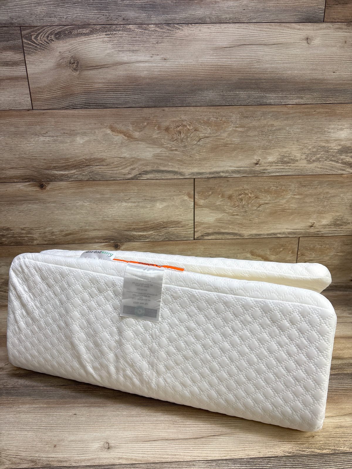Hiccapop PlayPad 1'' Thick Playard Mattress Pad, White with a Carry Bag