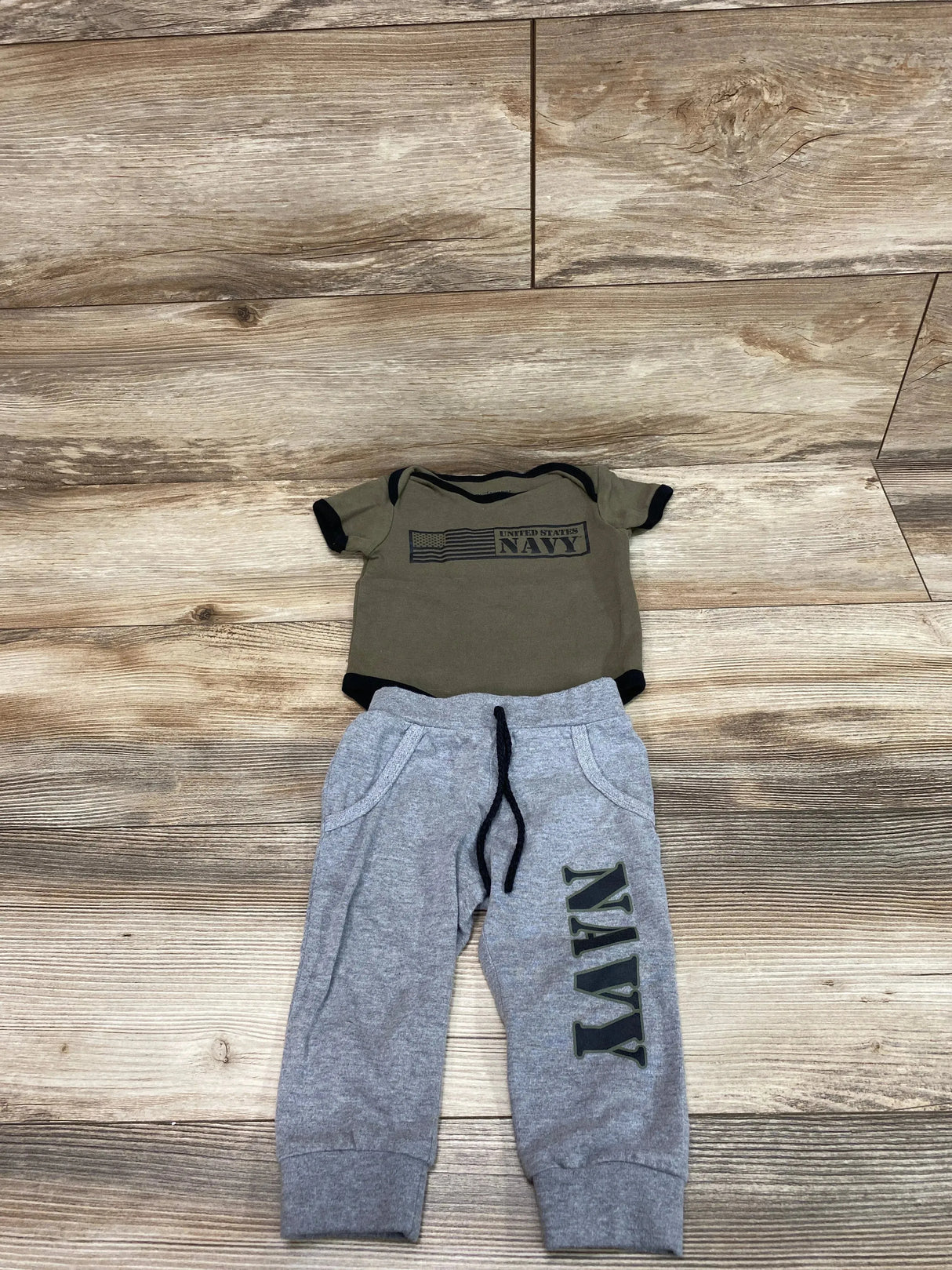 Tiny Trooper 2pc Bodysuit & Pants Green sz 6-9m