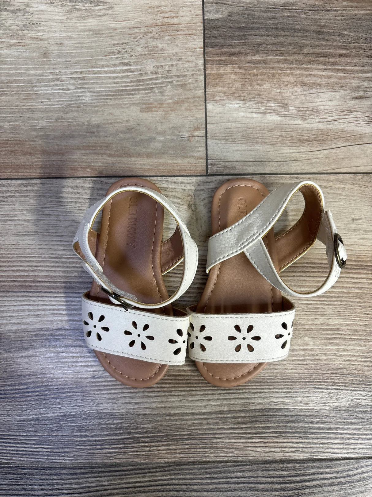Old Navy Faux-Leather Sandals White sz 5c