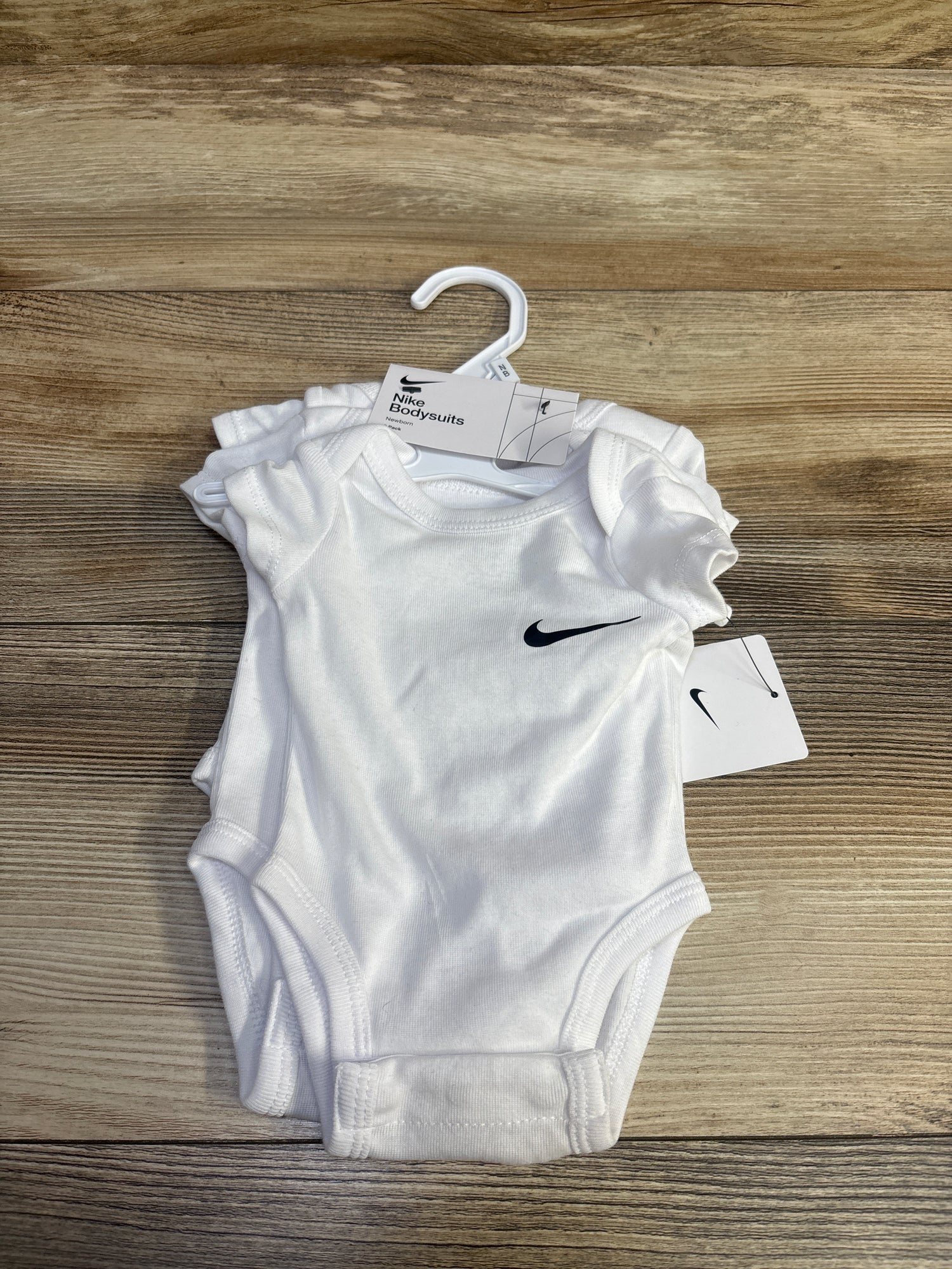 NEW Nike 3pk Bodysuits White sz Newborn