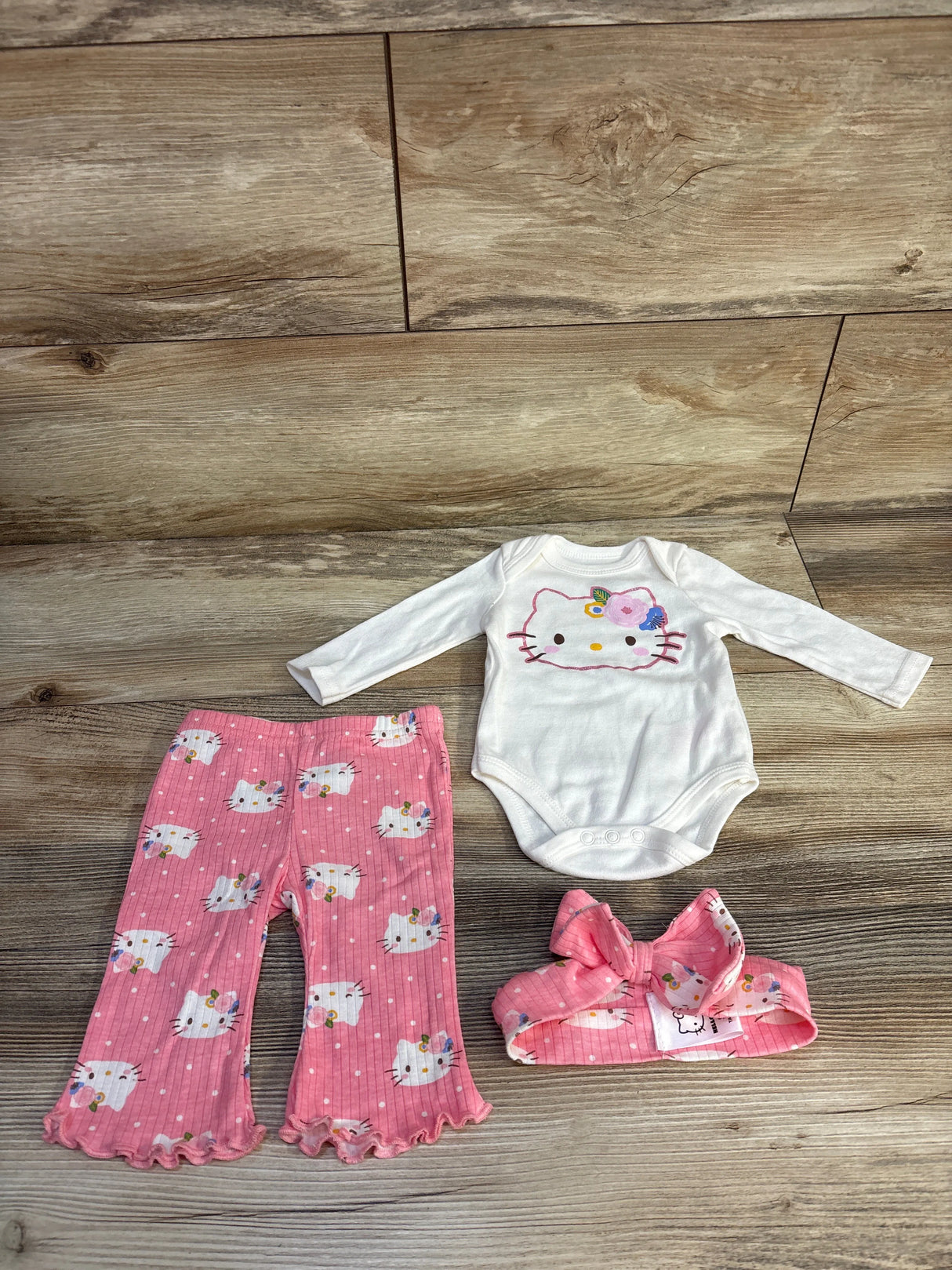 Hello Kitty 3pc Bodysuit, Ribbed Pants, & Headband Set White sz 3m