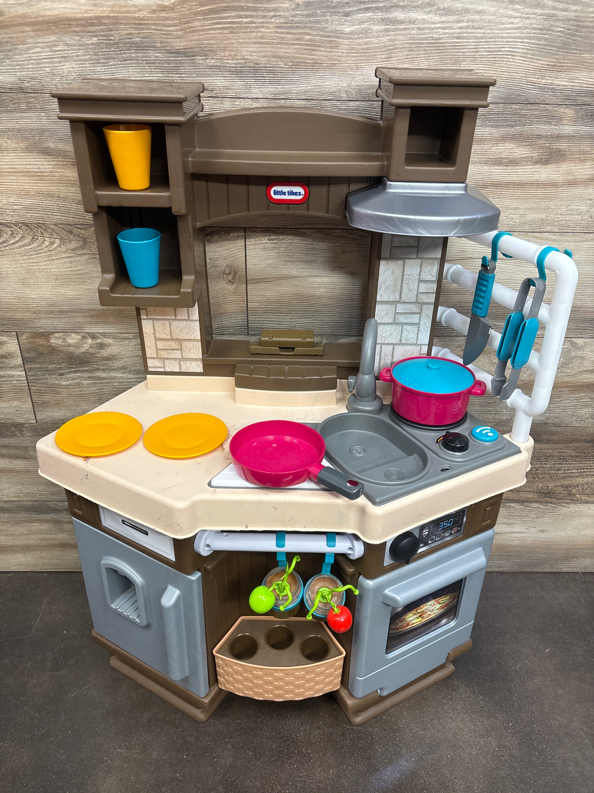 Little Tikes Cook 'n Learn Smart Kitchen + Accessories