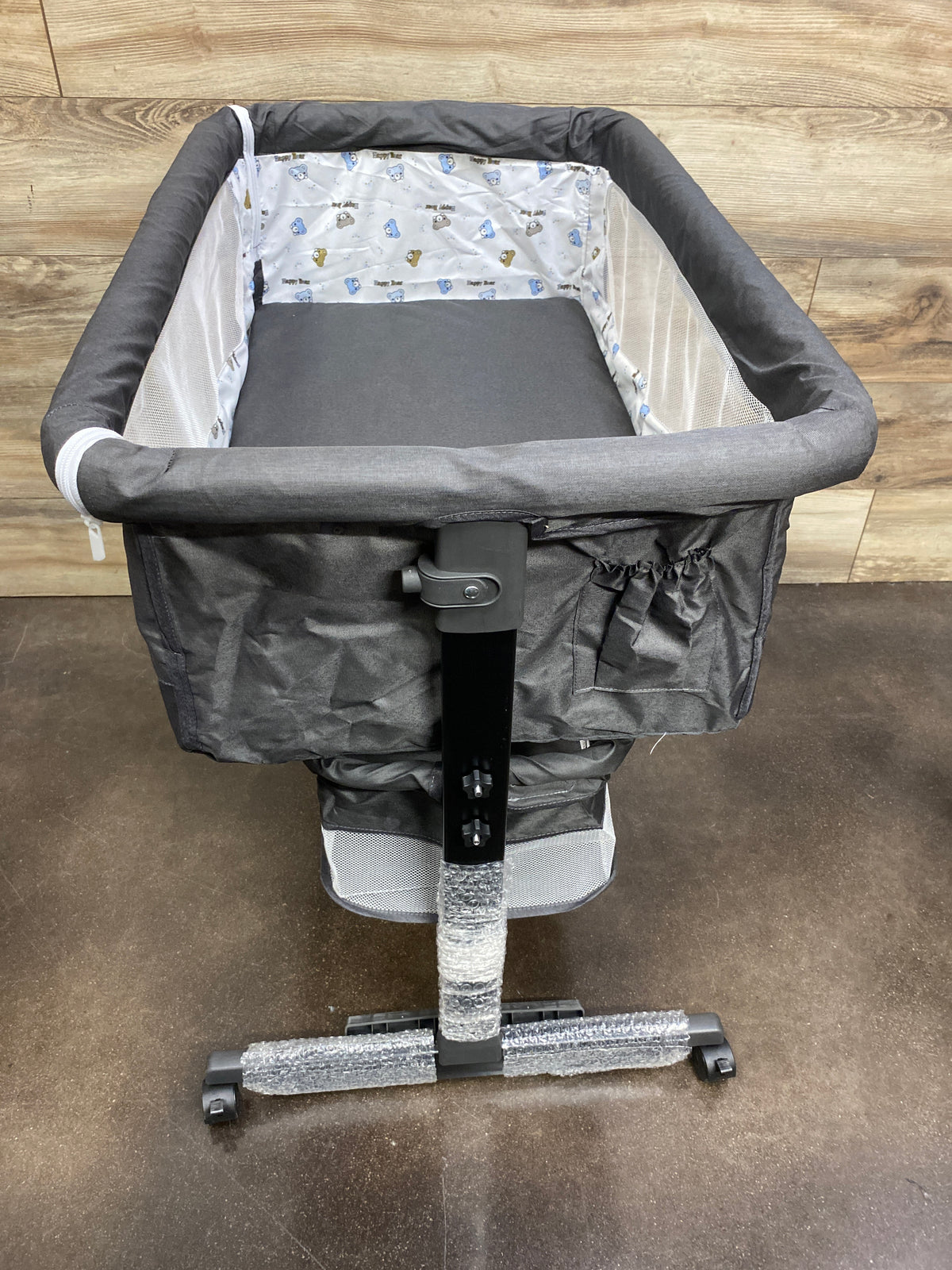 NEW Yandaqe 3-in-1 Convertible Bassinet Grey