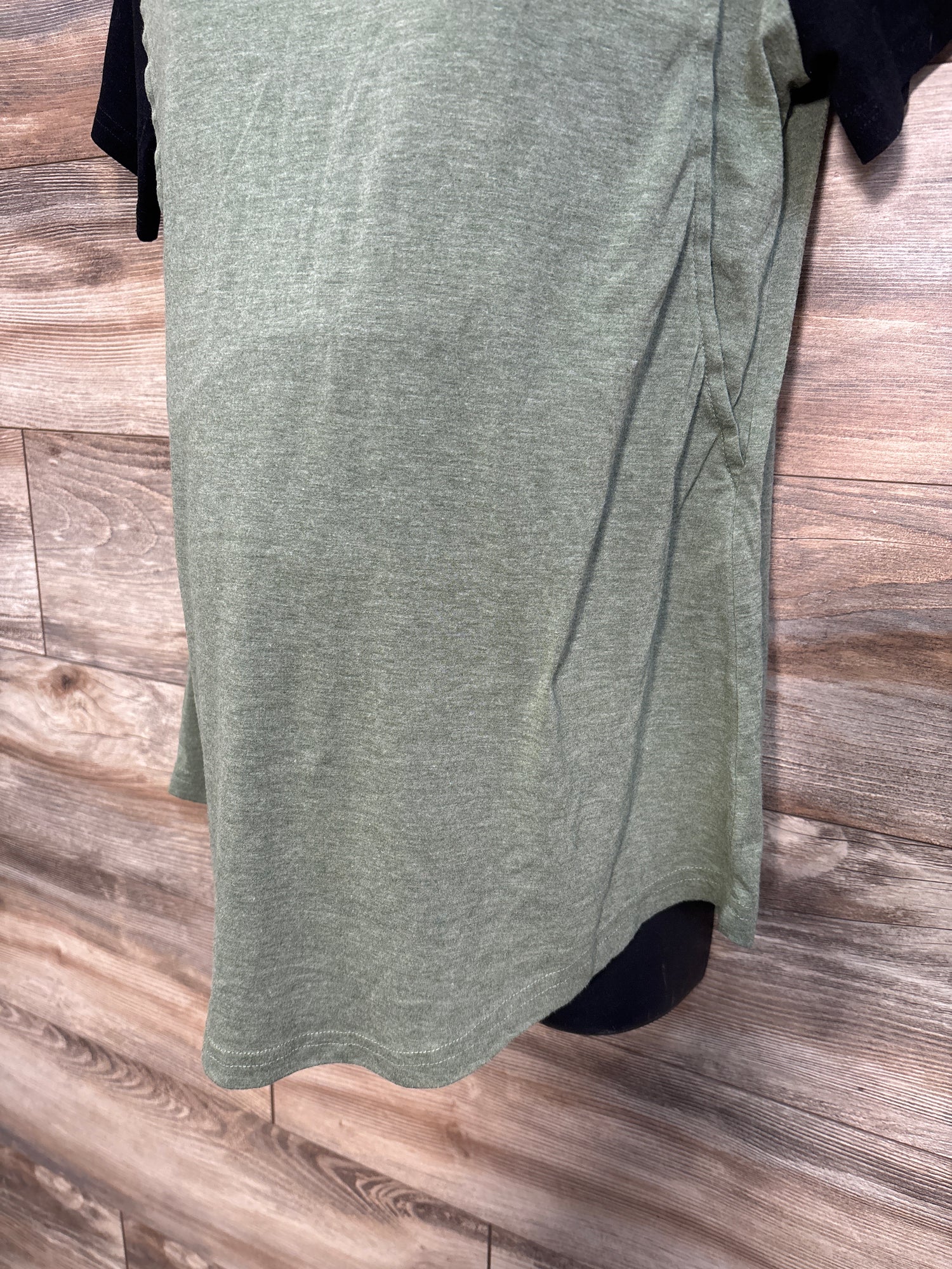 Quinee Nursing Shirt Green sz Large