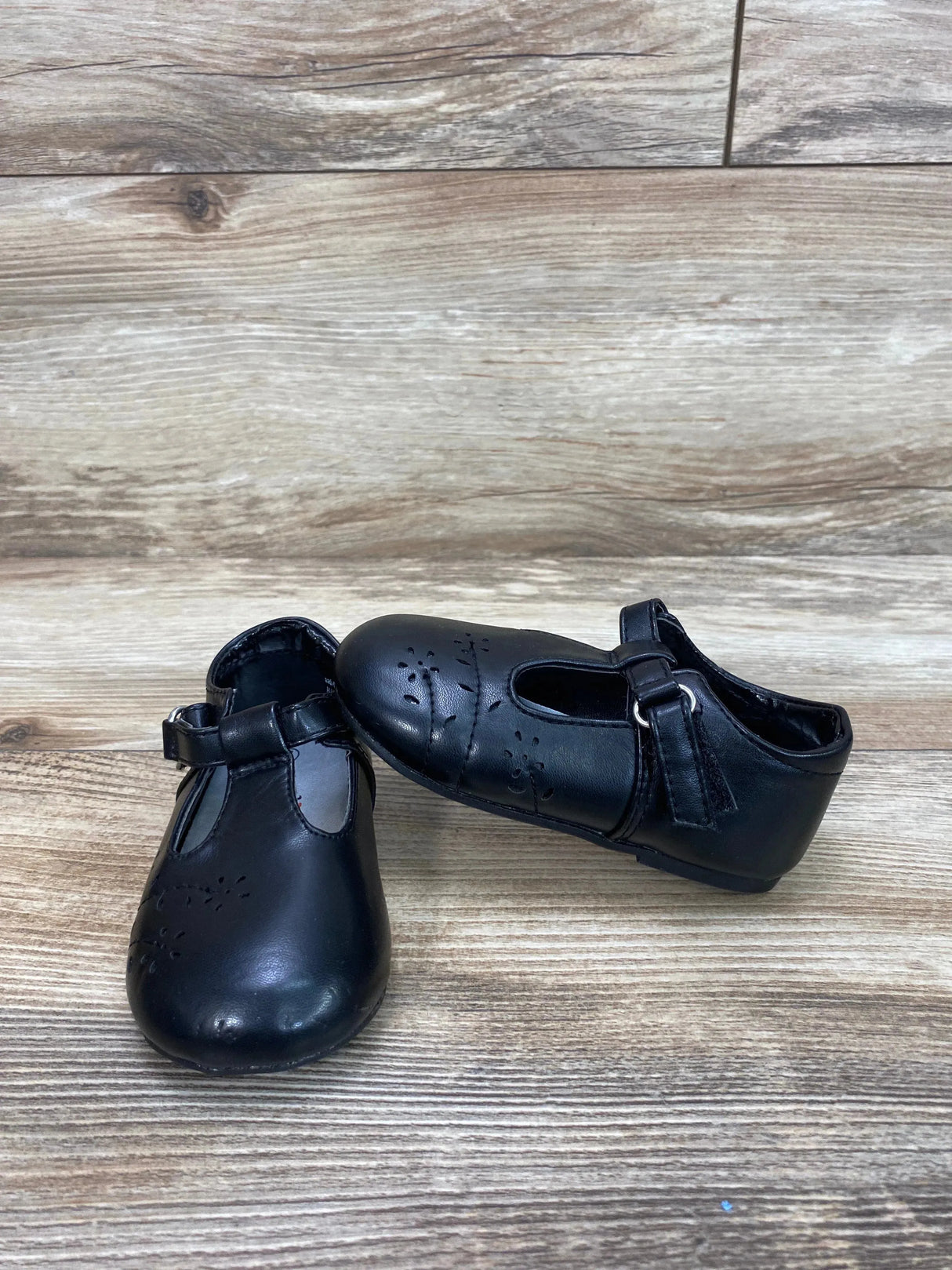 Aadi Leather T-Strap Flats Black sz 5c