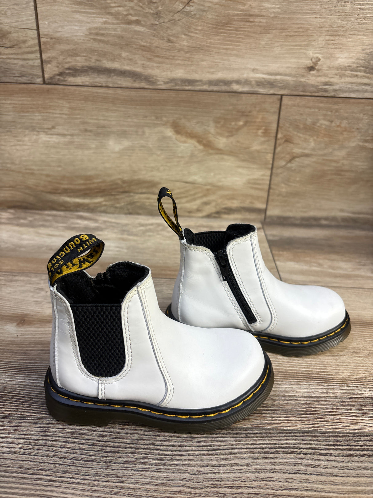 Dr. Martens Chelsea Boots White sz 7c