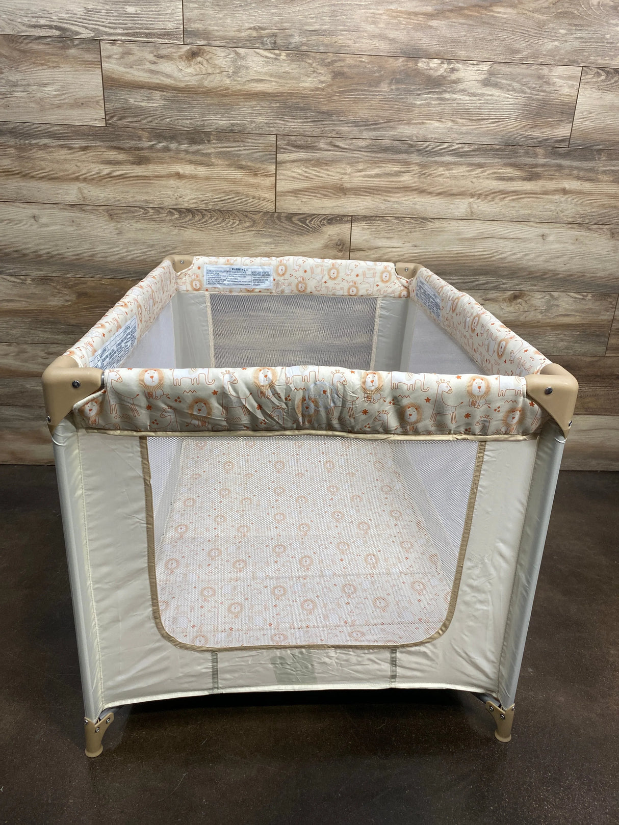 NEW Dream on Me Zodiak Play Yard, Beige
