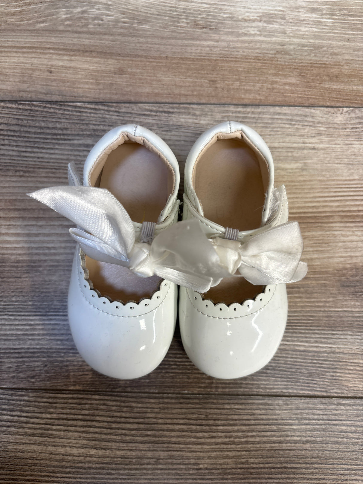 MG Baby Patent Leather Mary Jane Bow Flats White sz 6c