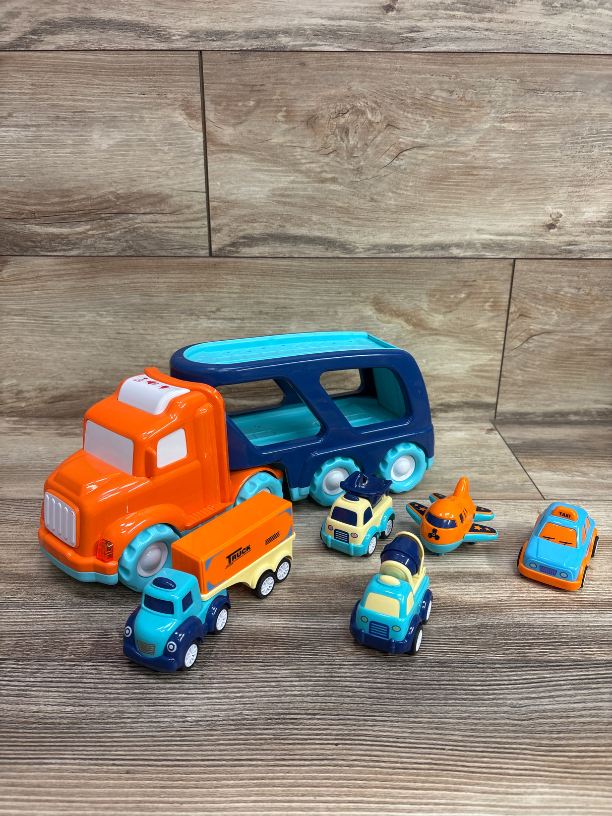 Forty4 Transport Carrier Truck with 5 Mini Vehicles