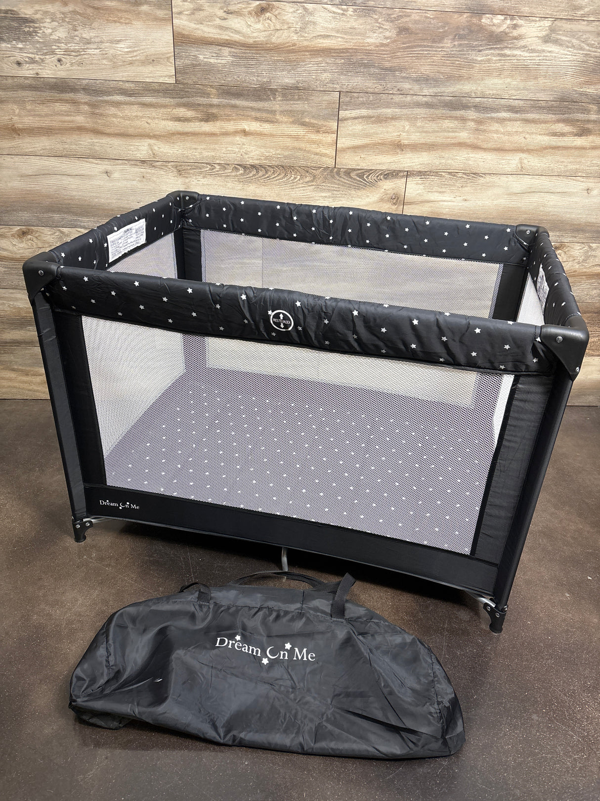 Dream on Me Zodiak Play Yard, Black