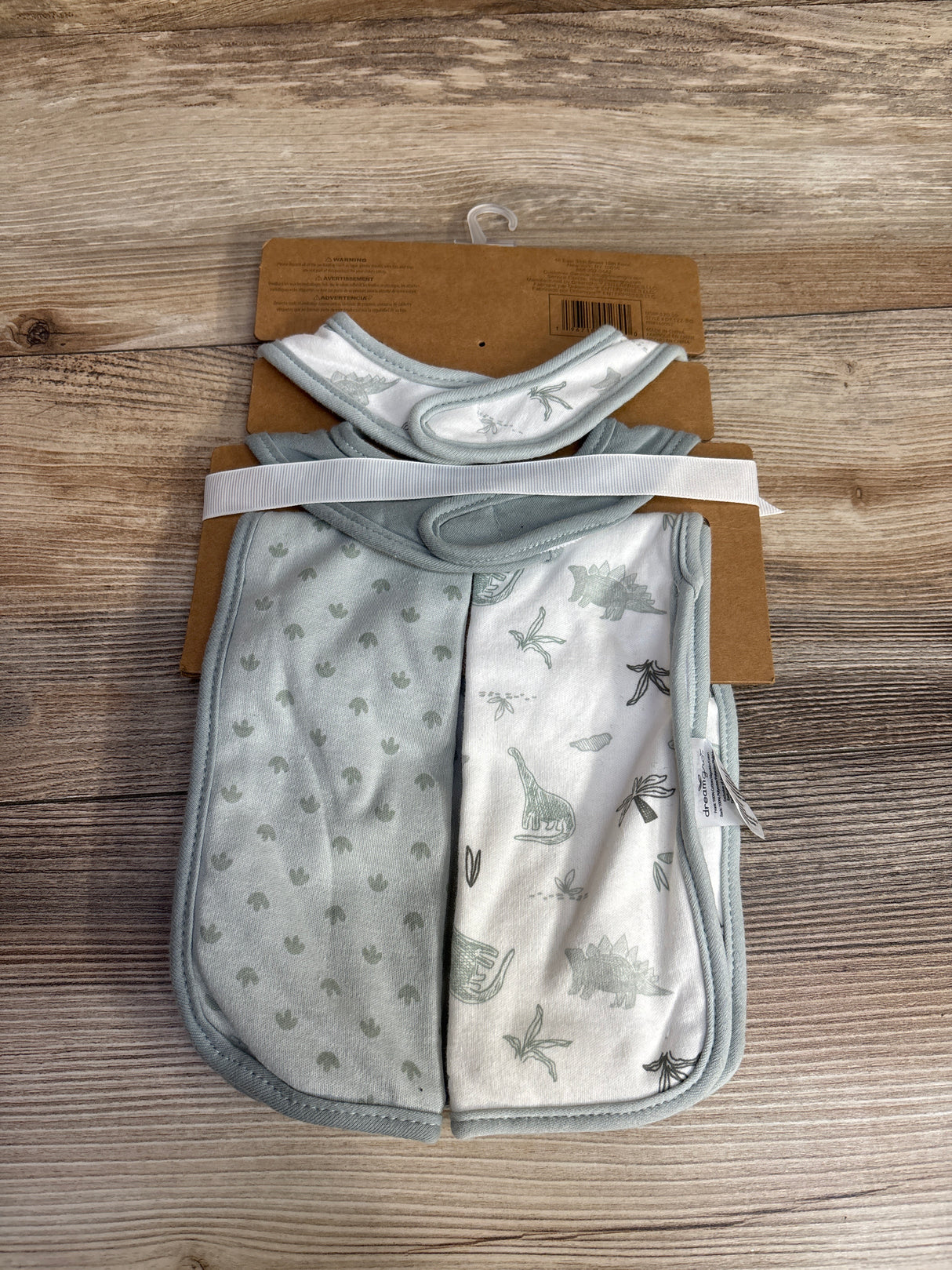 NEW DreamGro 2 Bibs & 2 Burp Cloths 4pk Set