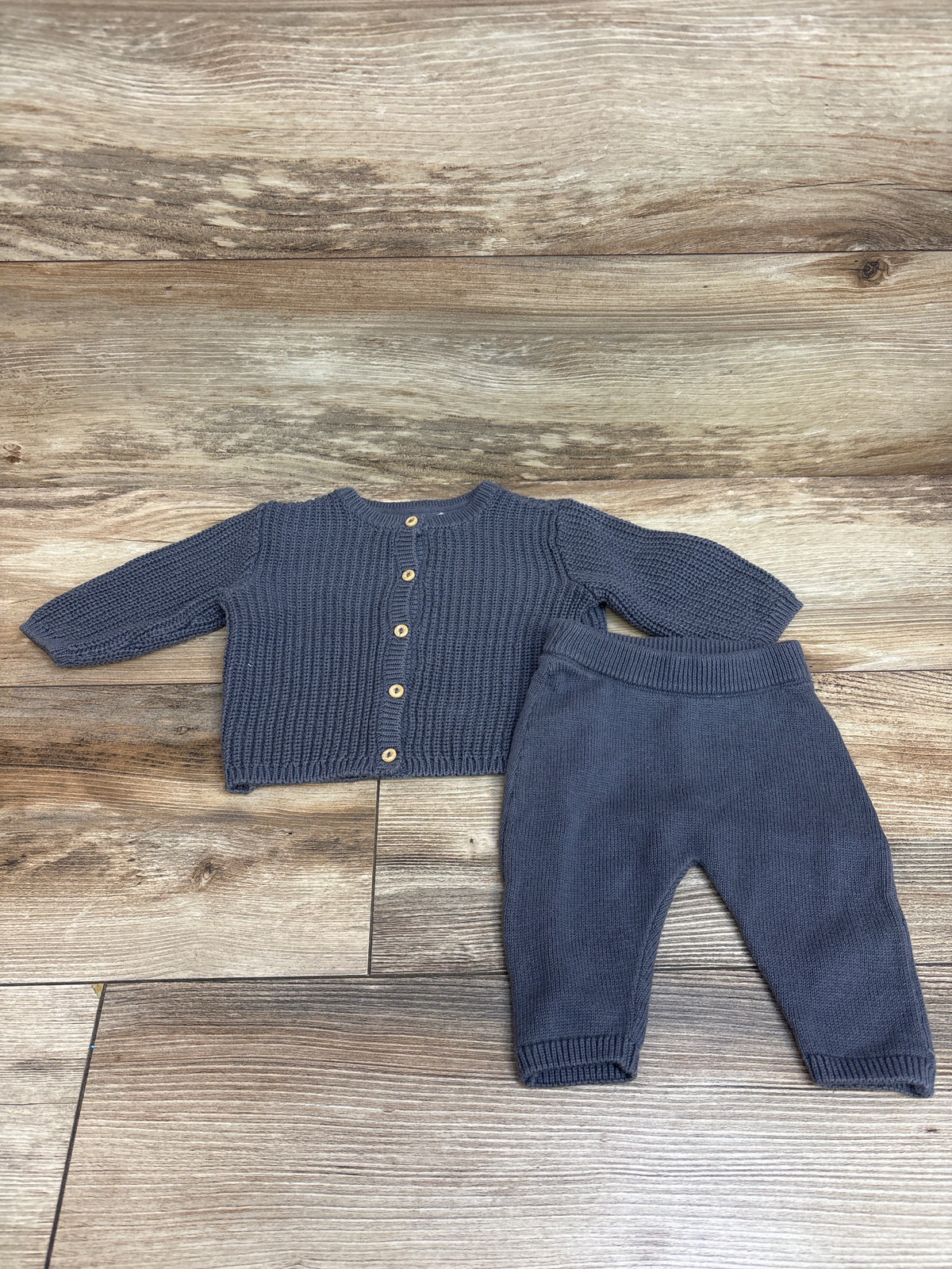 H&M 2pc Knit Button-Up Cardigan Sweater & Pants set Grey sz Newborn