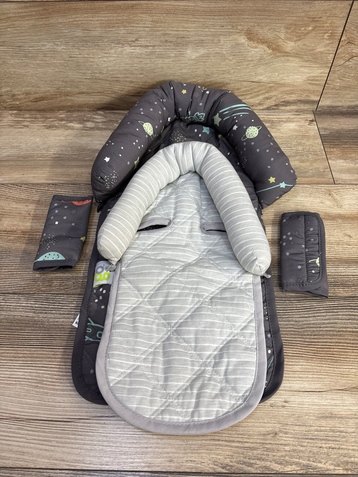 GoldBug Duo Car Seat Head Support and Strap Cover, Gray Space