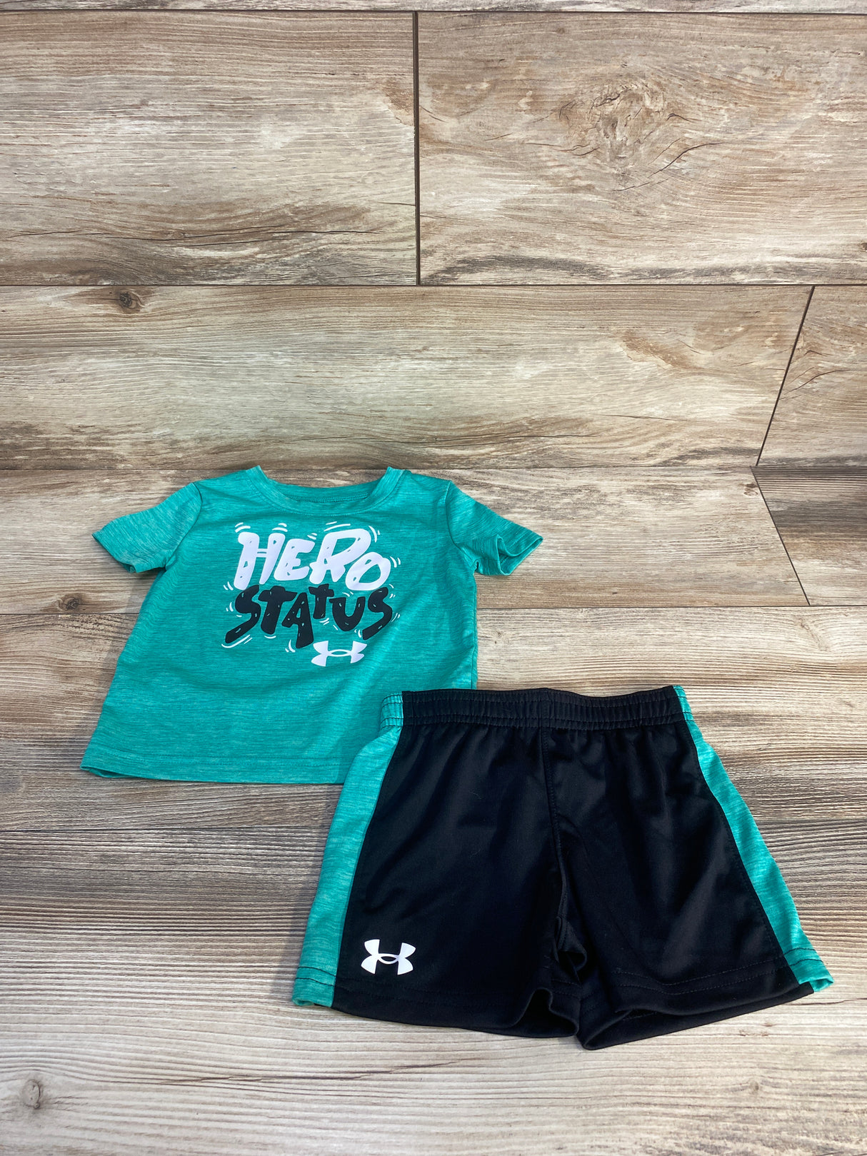 Under Armour 2pc Hero Status Shirt & Shorts Green sz 12m