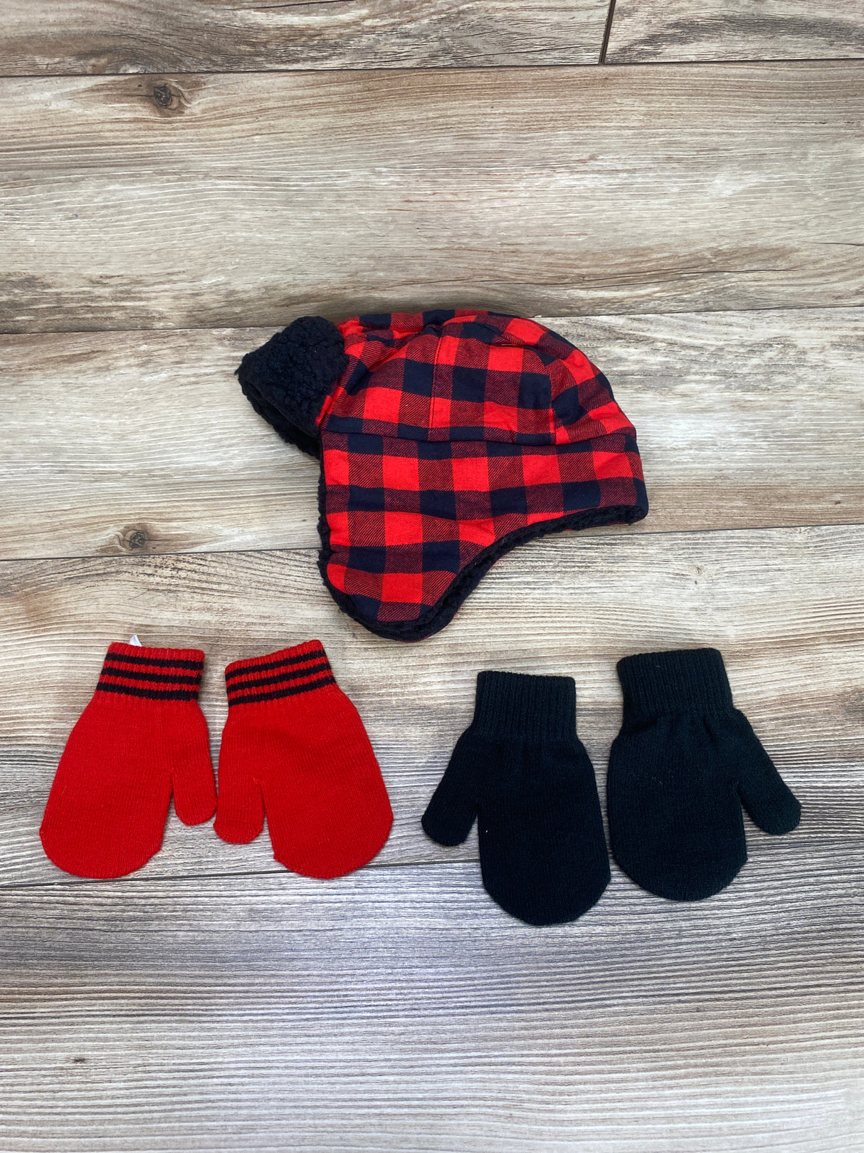 NEW Simple Joys Buffalo Plaid Trapper Hat and Mitten Set Red/Black sz 2-5T