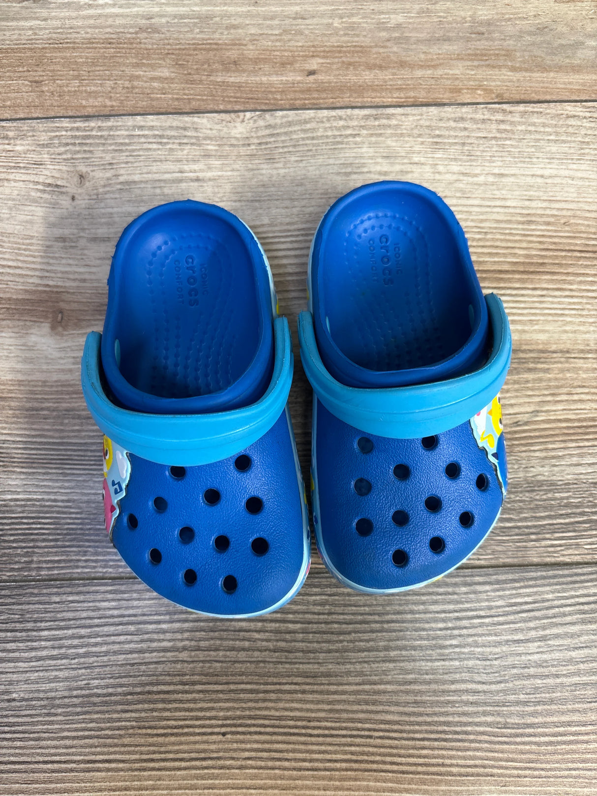 Crocs Fun Lab Baby Shark Band Clog, Blue sz 6c