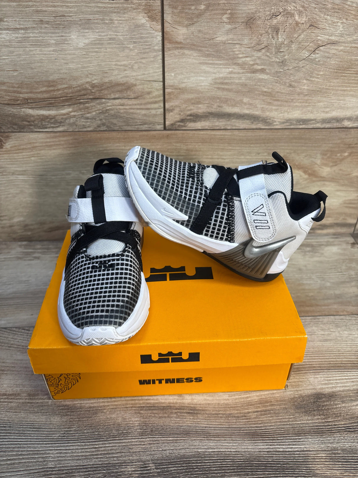 Nike LeBron Witness 7 PS 'White Black' Sneakers sz 12c