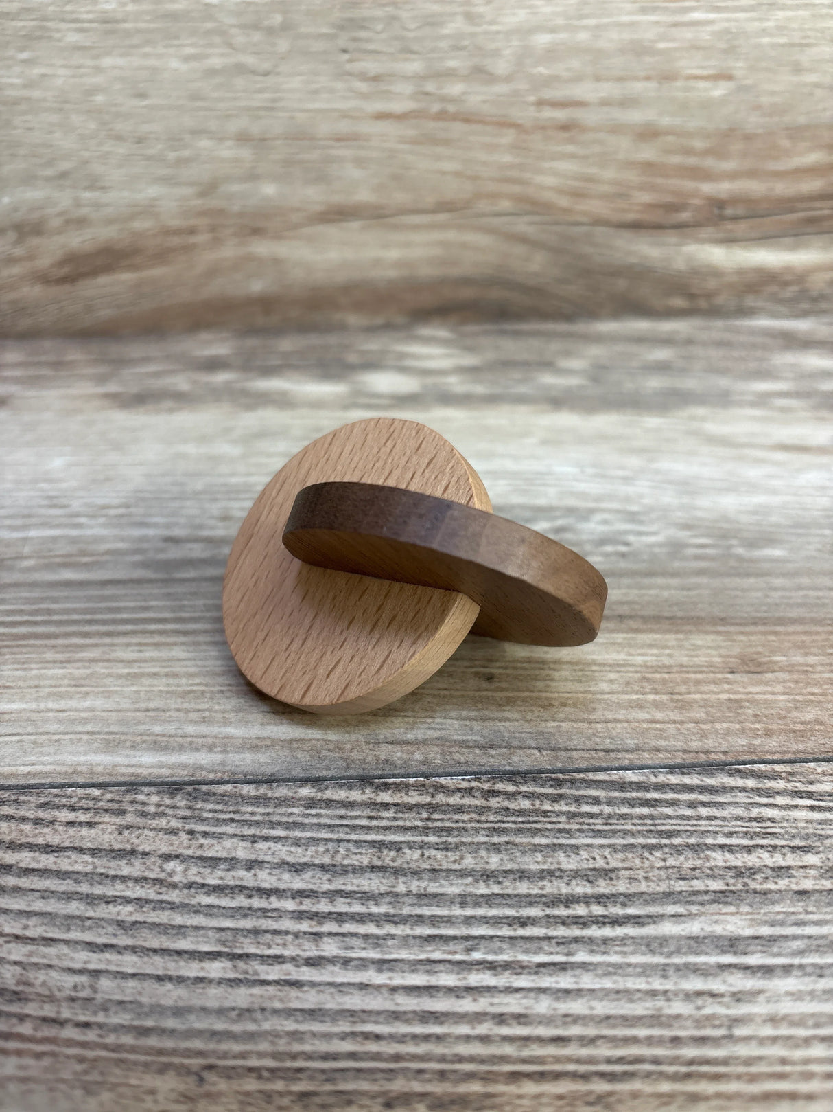 Lovevery Hand-to-Hand Discs