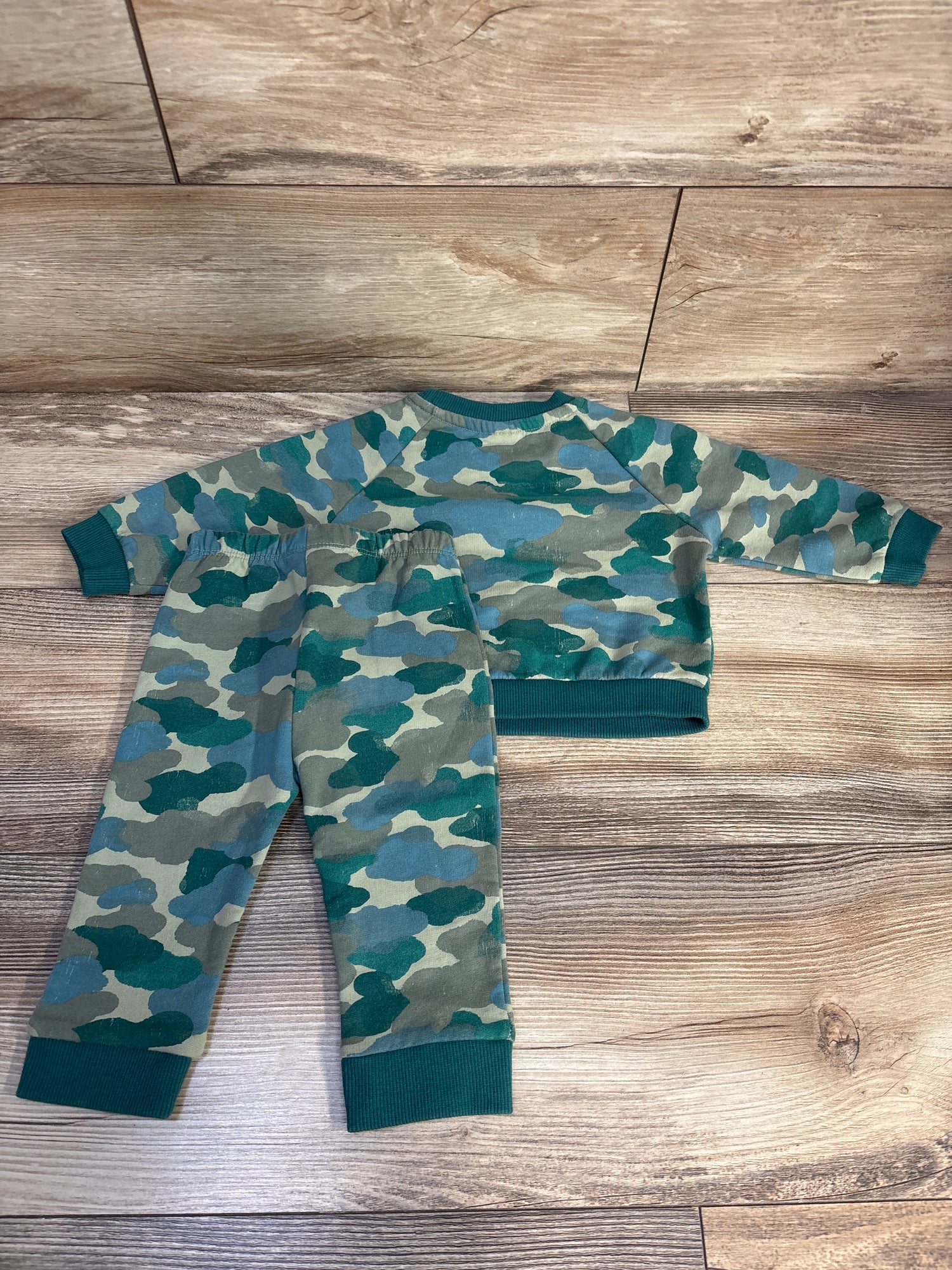 Cat & Jack 2pc Camo Sweatshirt & Joggers Set Green sz 6-9m