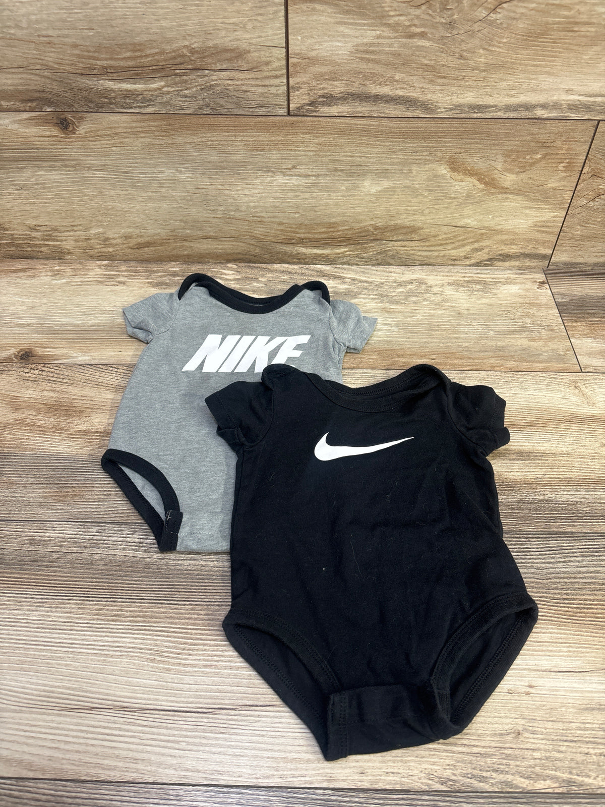 Nike 2pk Bodysuit Black sz 6m