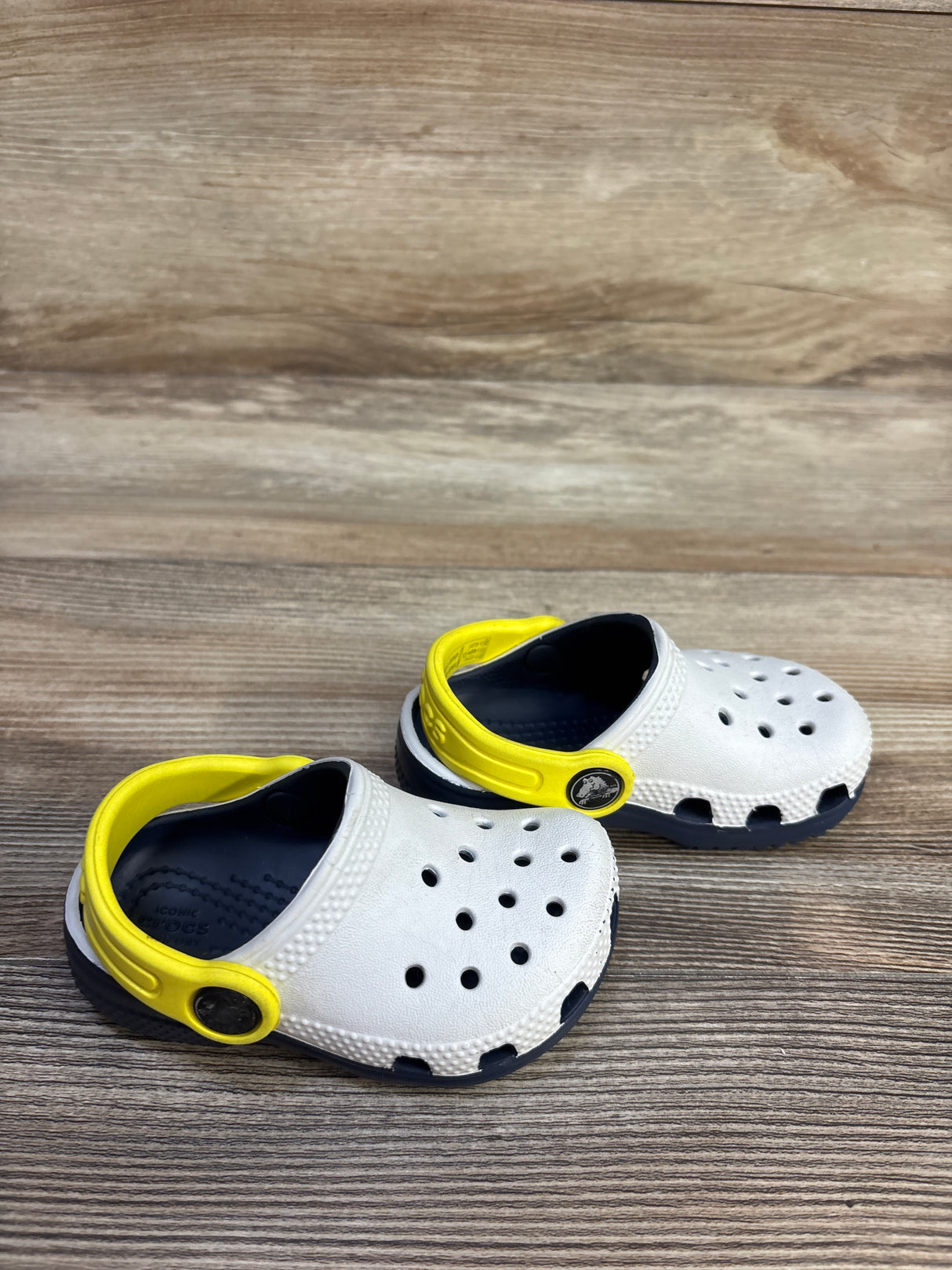 Crocs Classic Retro Sport Clogs White sz 5c