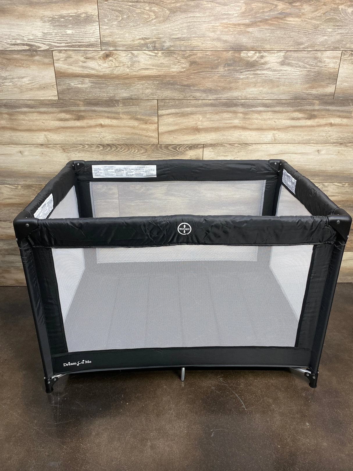 NEW Dream on Me Zodiak Play Yard, Black