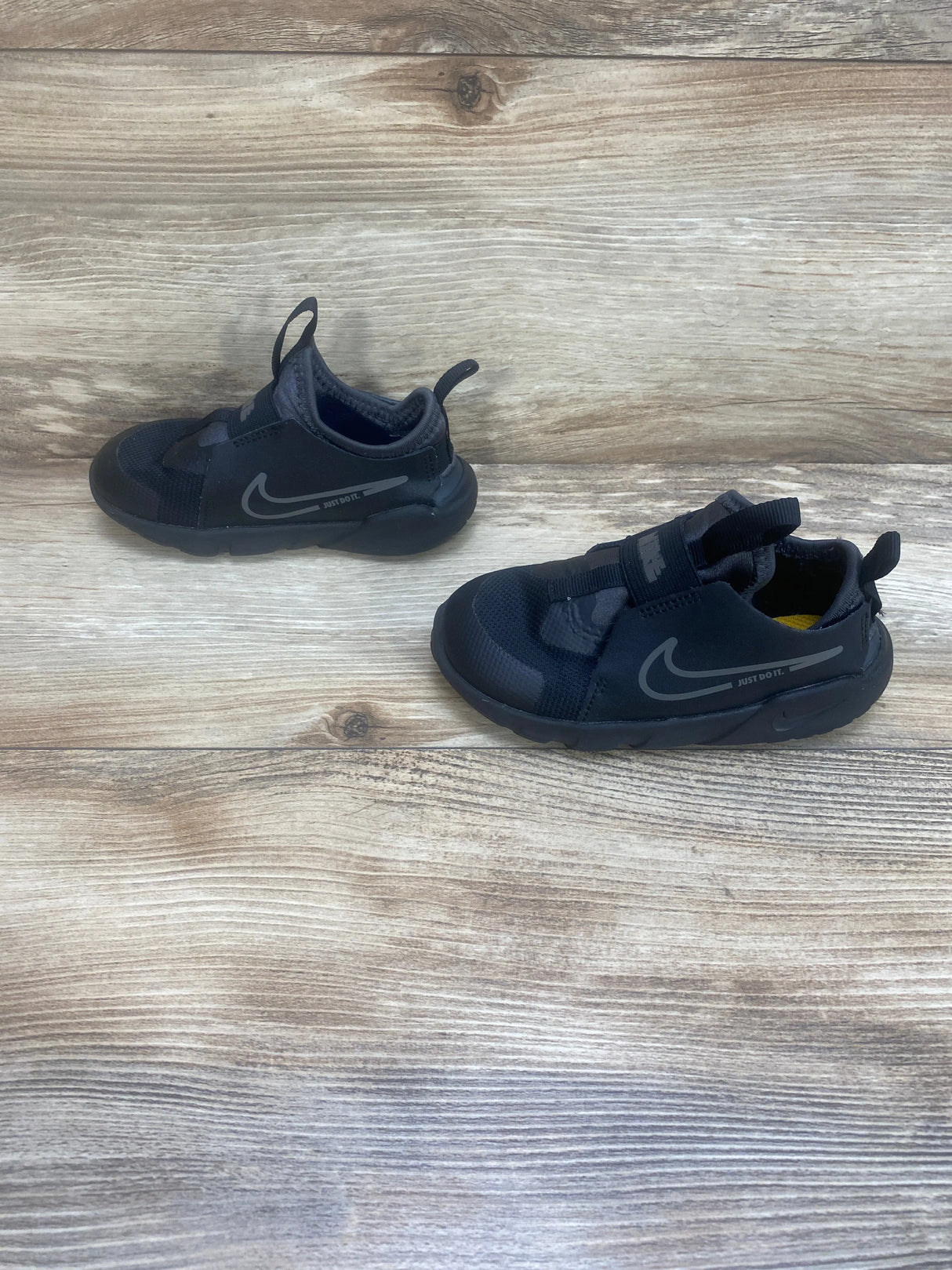 Nike Flex Runner 2 Sneakers Black sz 9c