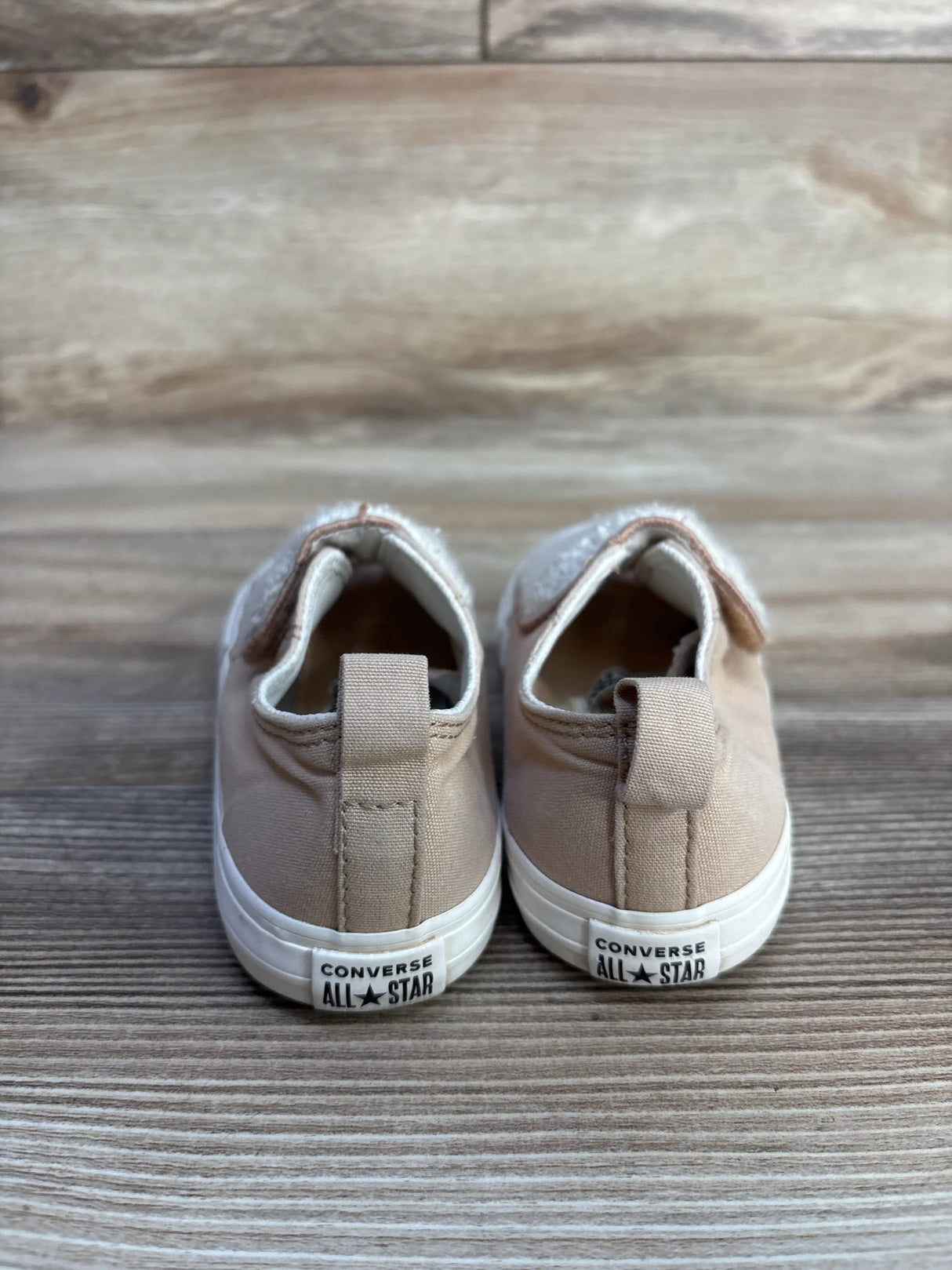 Converse Chuck Taylor All Star Sherpa Bear Sneaker sz 10c