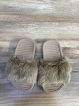 Akid Aston Faux Fur Slides Beige sz 7-9c