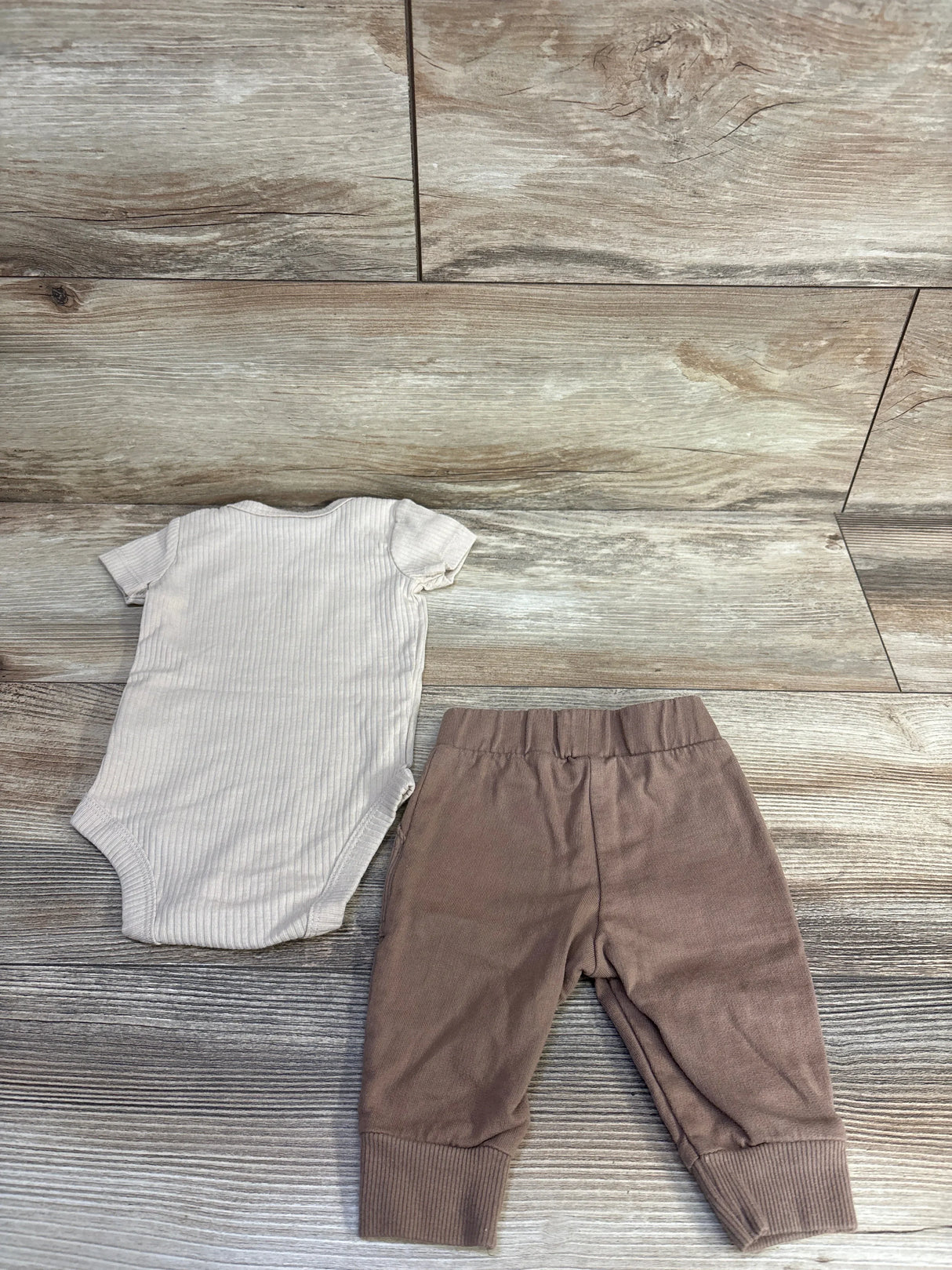 Carter's 2pc Ribbed Bodysuit & Pants Set Beige sz 3m