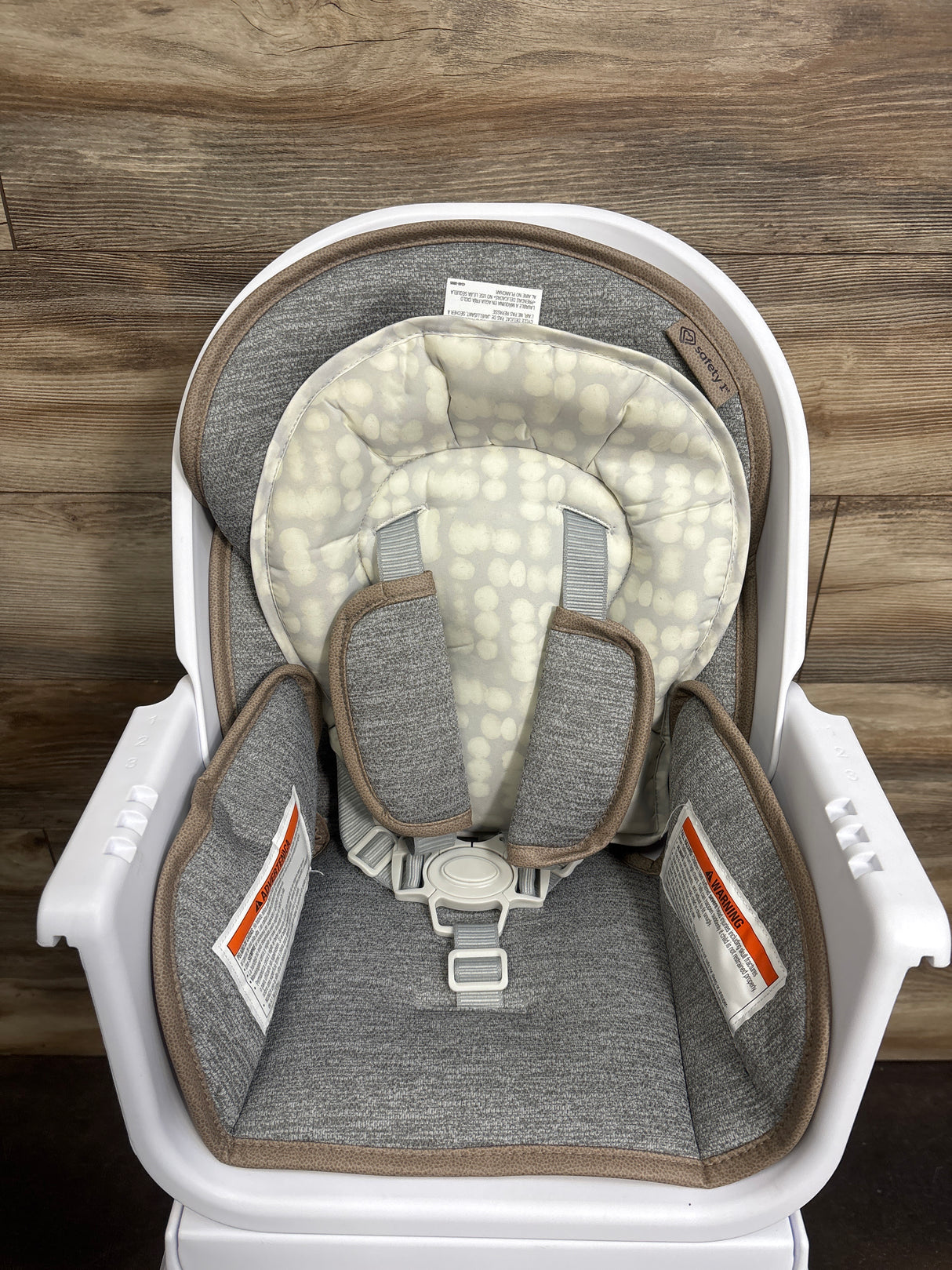 Safety 1st Grow and Go Rotating High Chair in French Gray