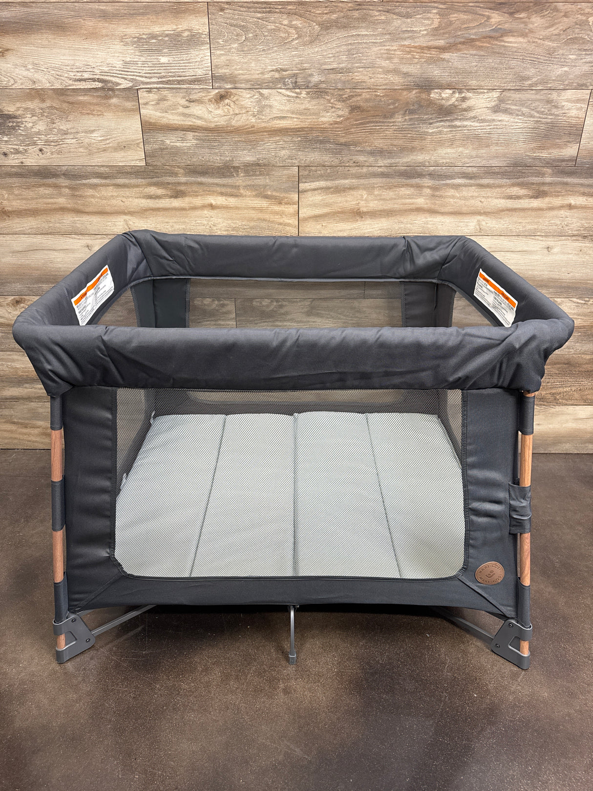 Maxi-Cosi Swift Playard in Grey