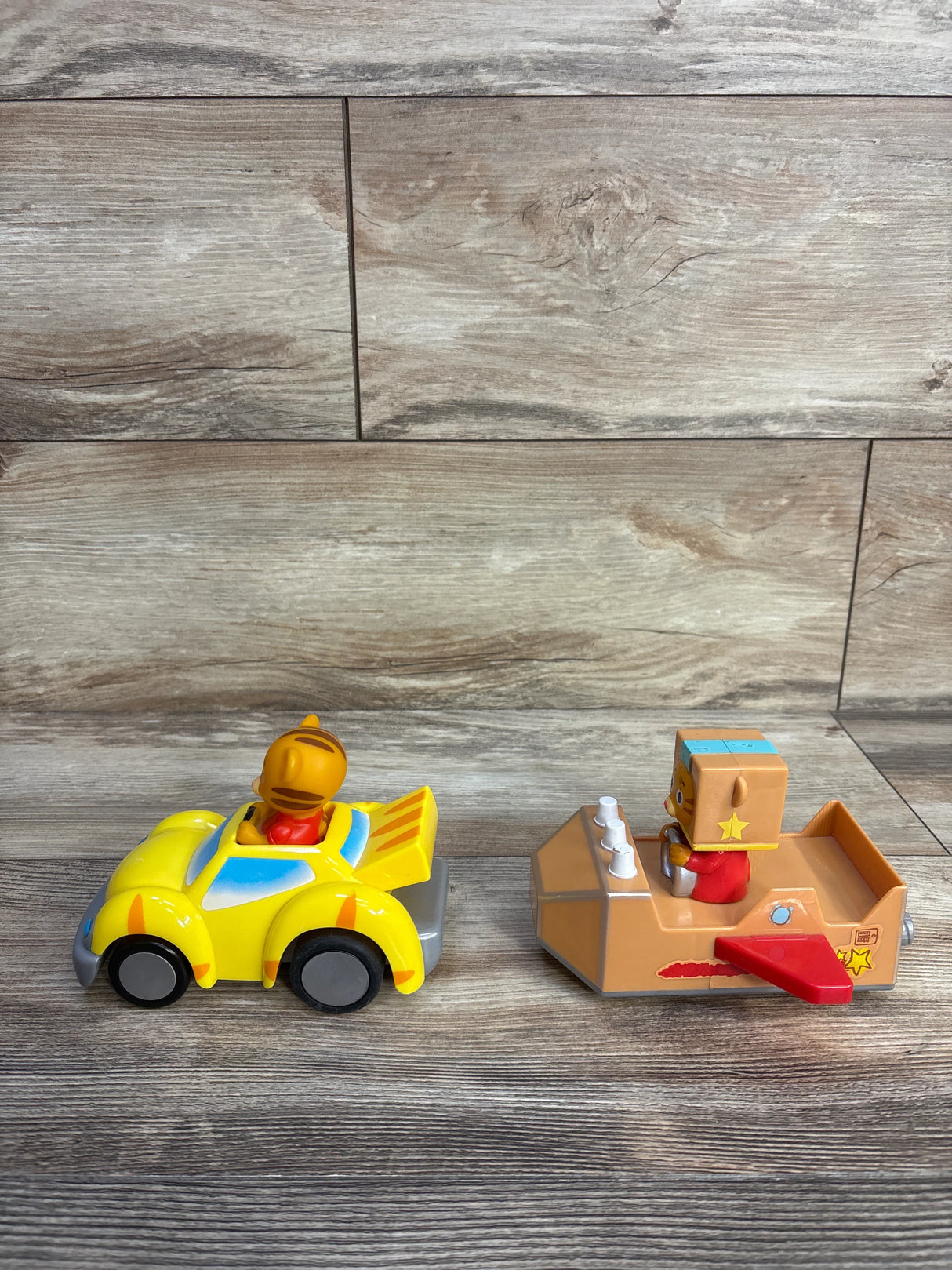 Daniel Tiger's Neighborhood Toy Vehicles Set - Pull Back & Go Cars 2pk