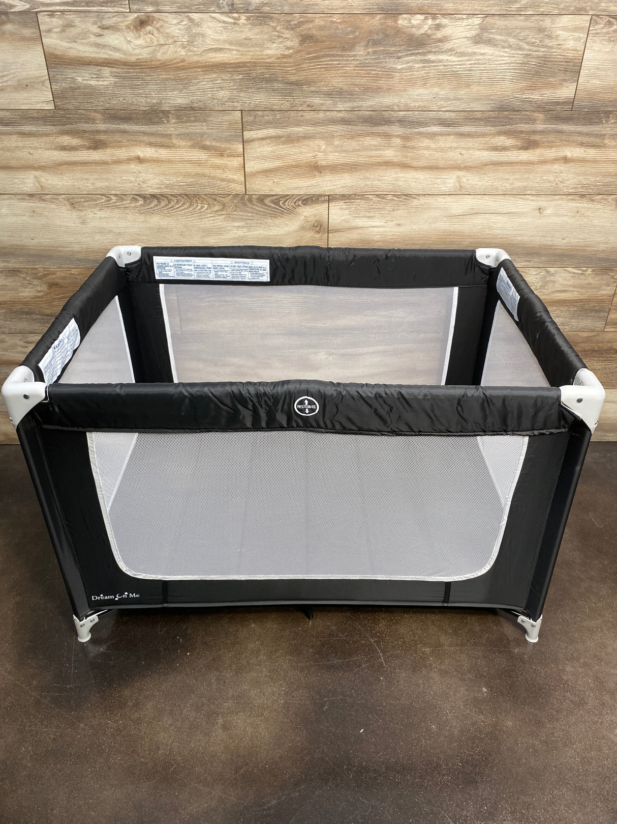 Dream on Me Zodiak Play Yard, Black