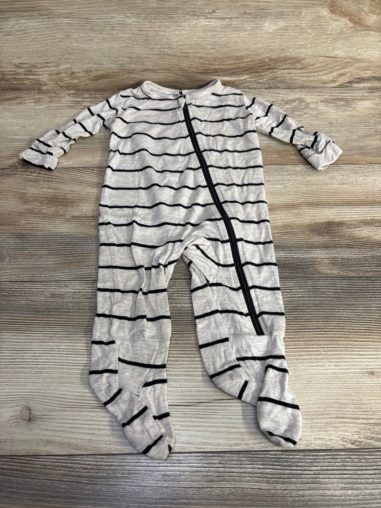 Baby Grey Striped Footie Oatmeal sz 3-6m - Me n Mommy To Be