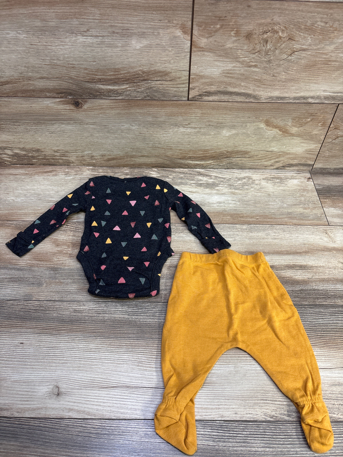 Old Navy 2pc Bodysuit & Footed Pants Set Grey sz 0-3m
