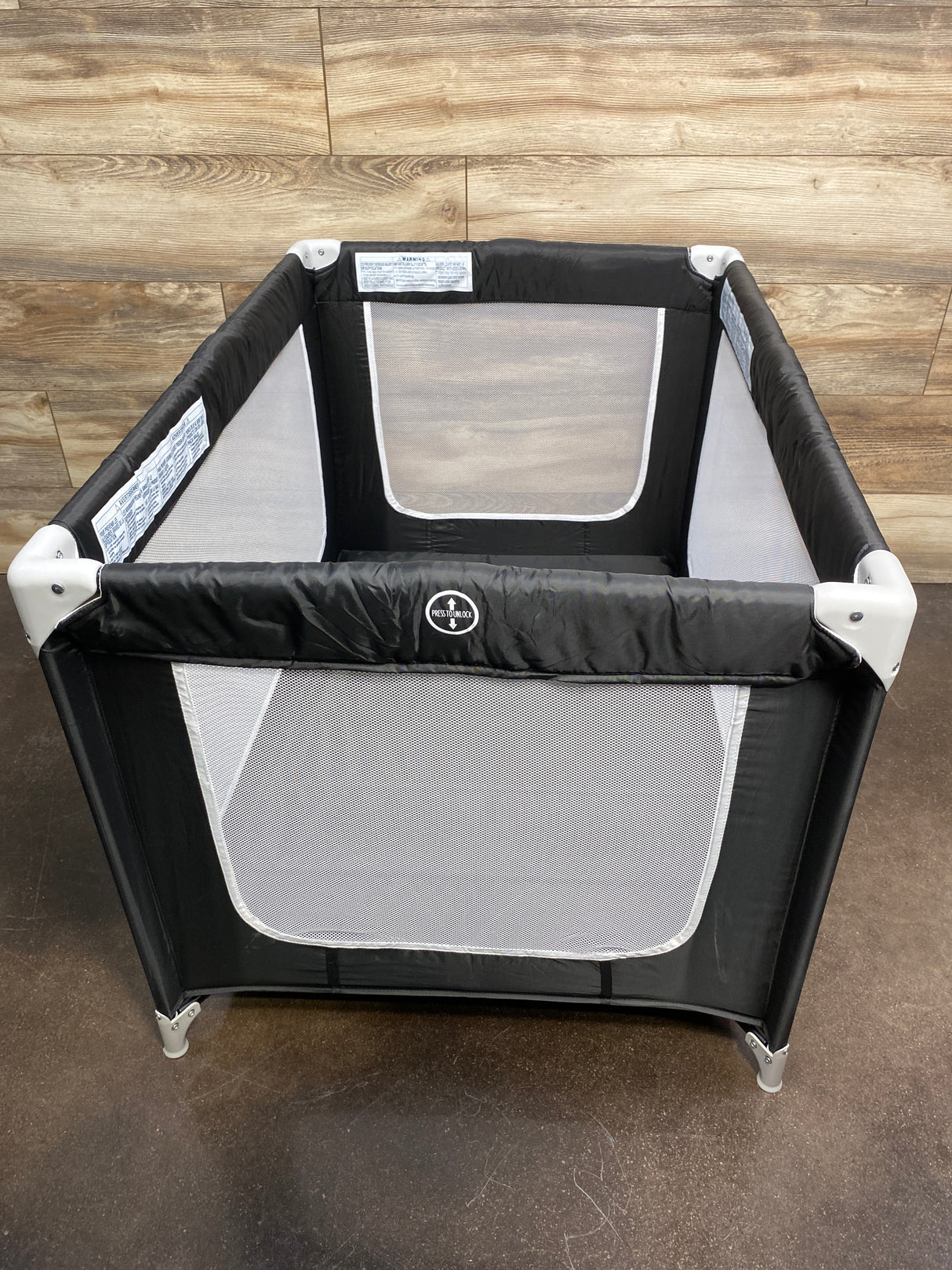 Dream on Me Zodiak Play Yard, Black