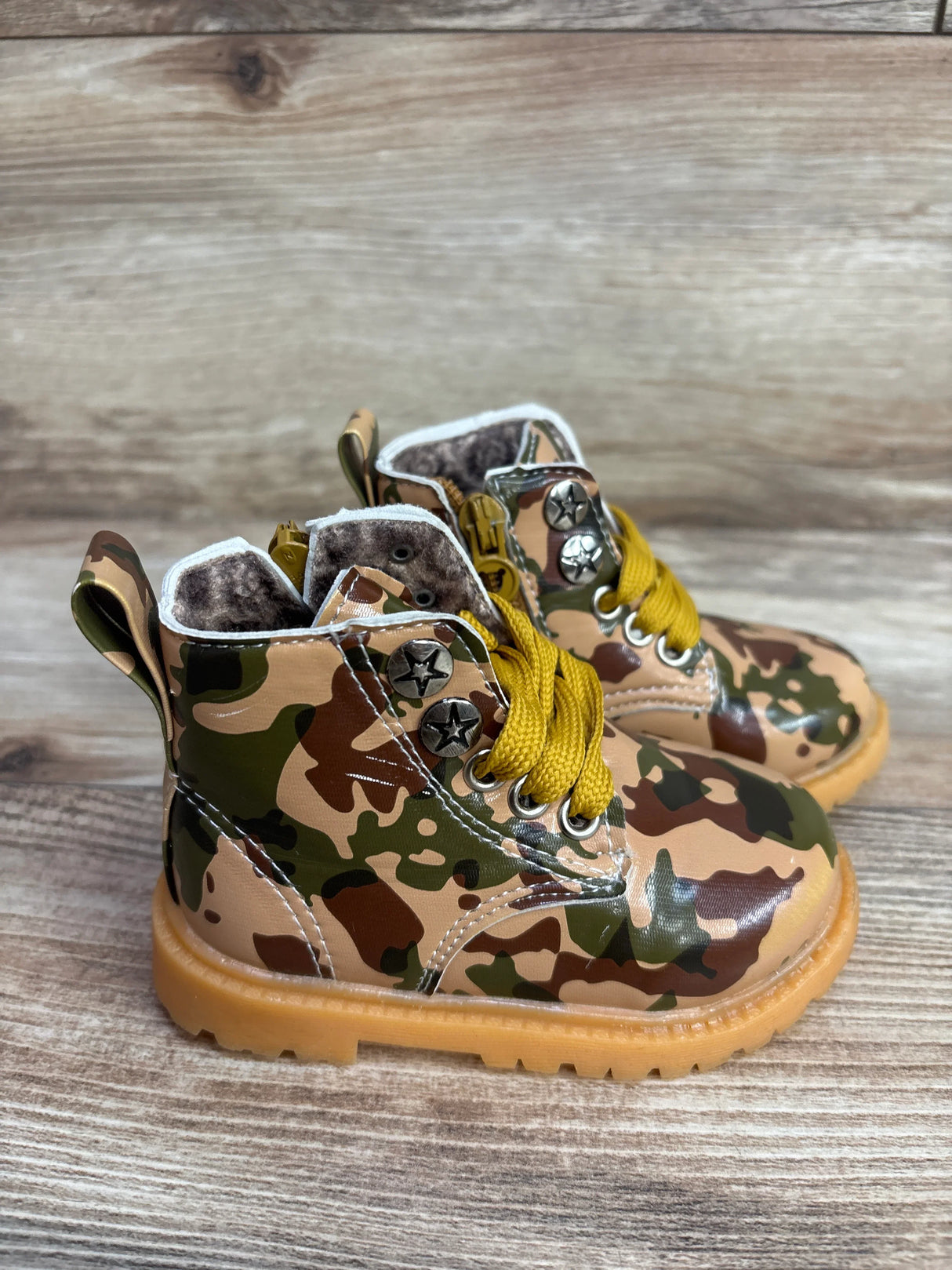 Camo Combat Boots Beige sz 5c