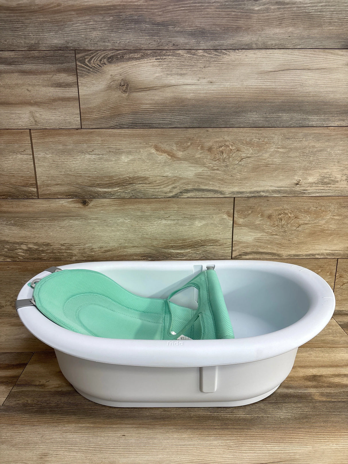 Frida Baby 4-in-1 Grow-With-Me Bath Tub