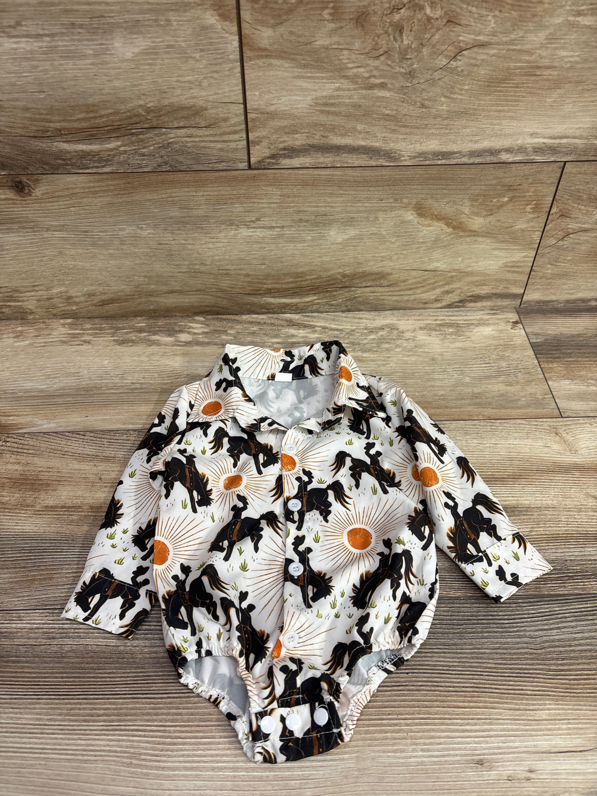 Rarjuiey Long Sleeve Button-Up Cowboy Bubble Romper Ivory sz 0-3m