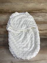 Oeko-Tex Swiss Dot Plush Swaddle Me White sz 0-3m