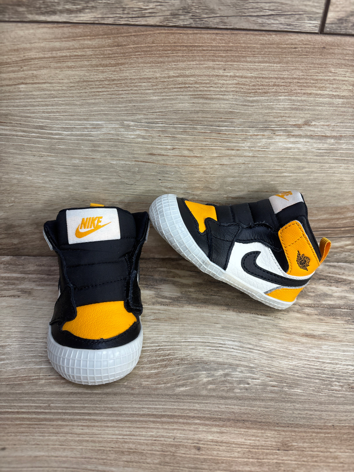 Air Jordan 1 Crib Bootie 'Yellow Toe' Sneakers sz 4c