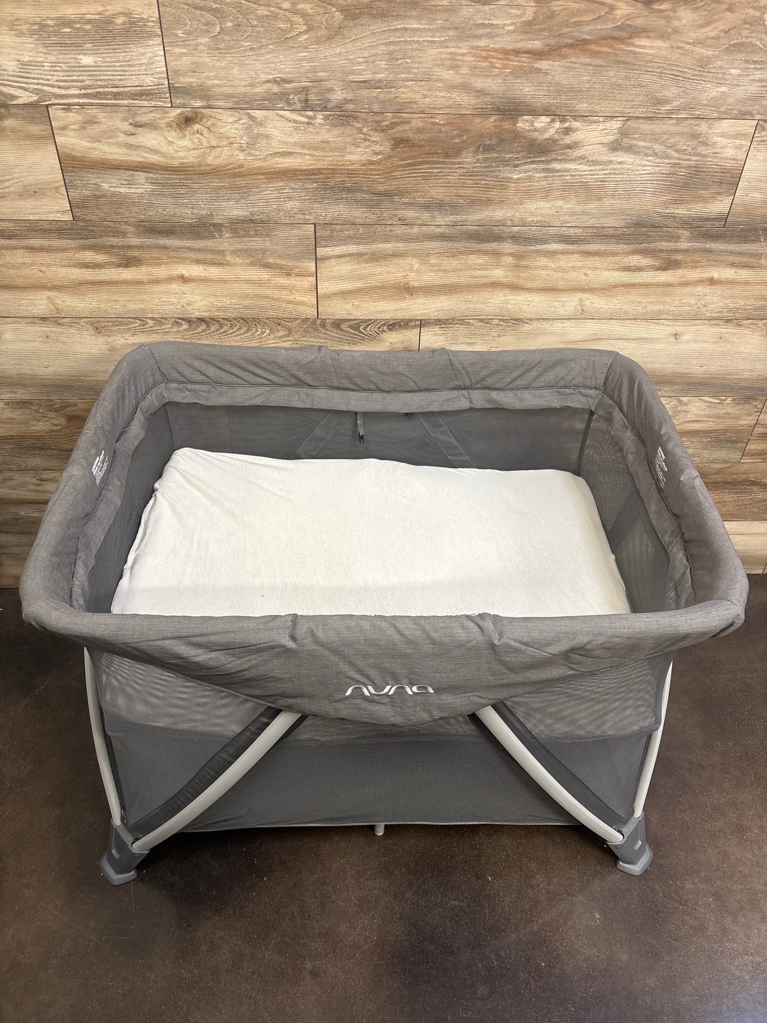 Nuna SENA Aire Playard with Changer in Granite